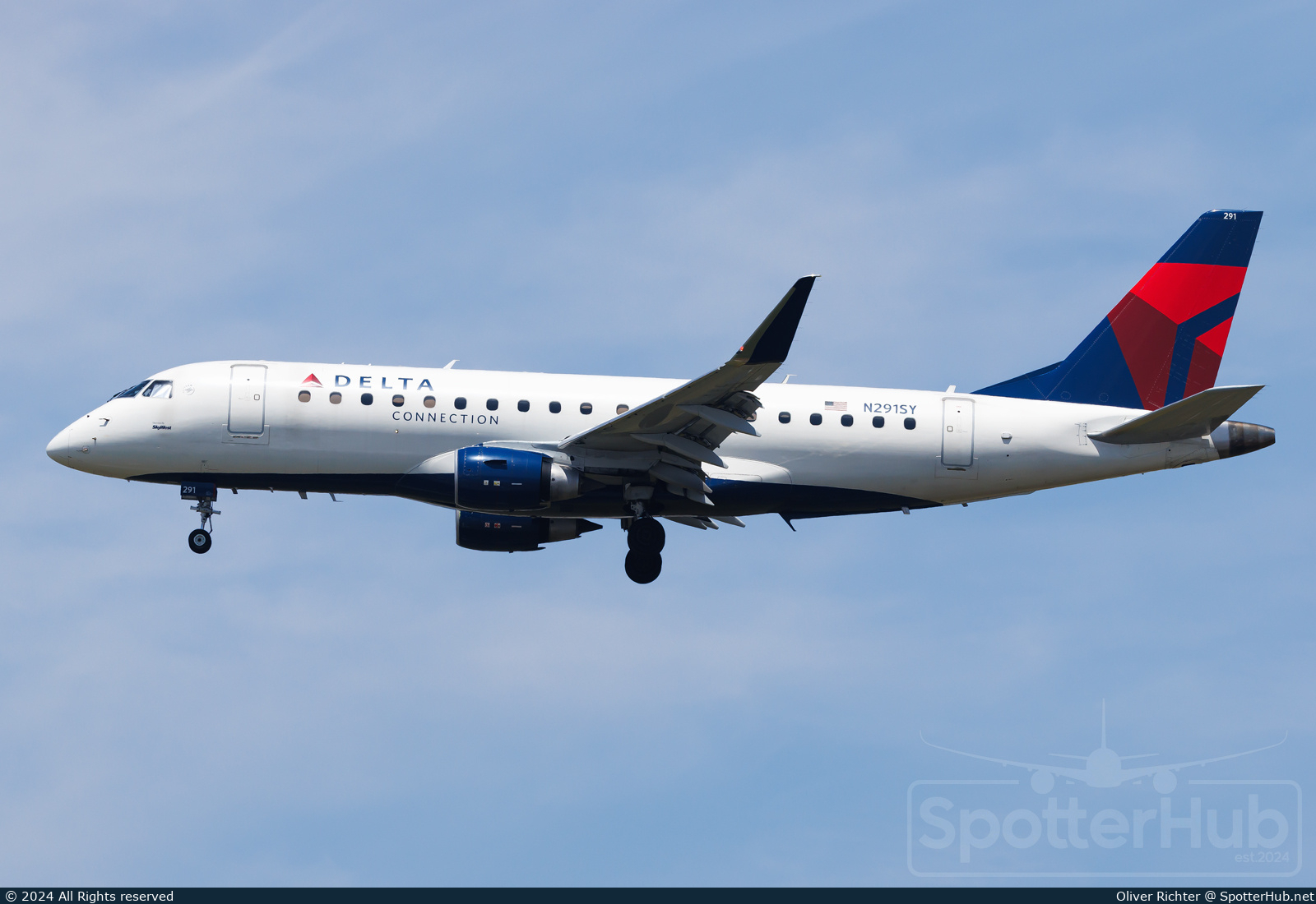 Photo of N291SY - Embraer ERJ-175LL operated by Delta Connection (opb SkyWest Airlines)