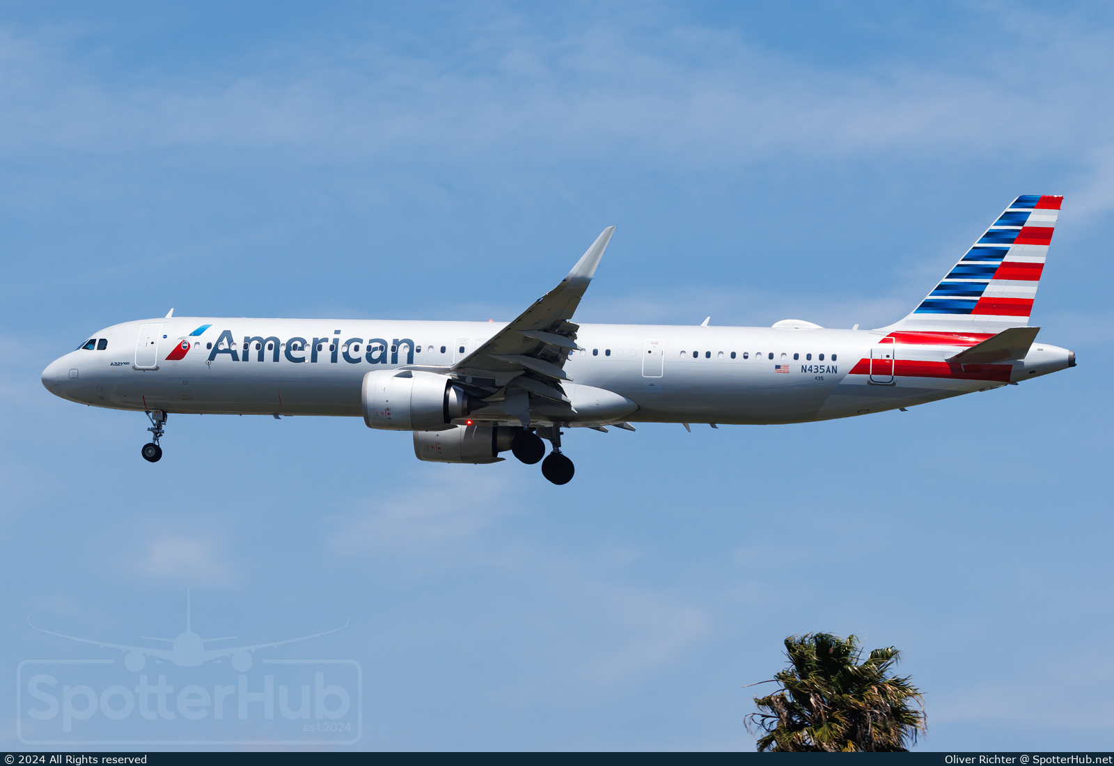 Photo of N435AN - Airbus A321-253NX operated by American Airlines