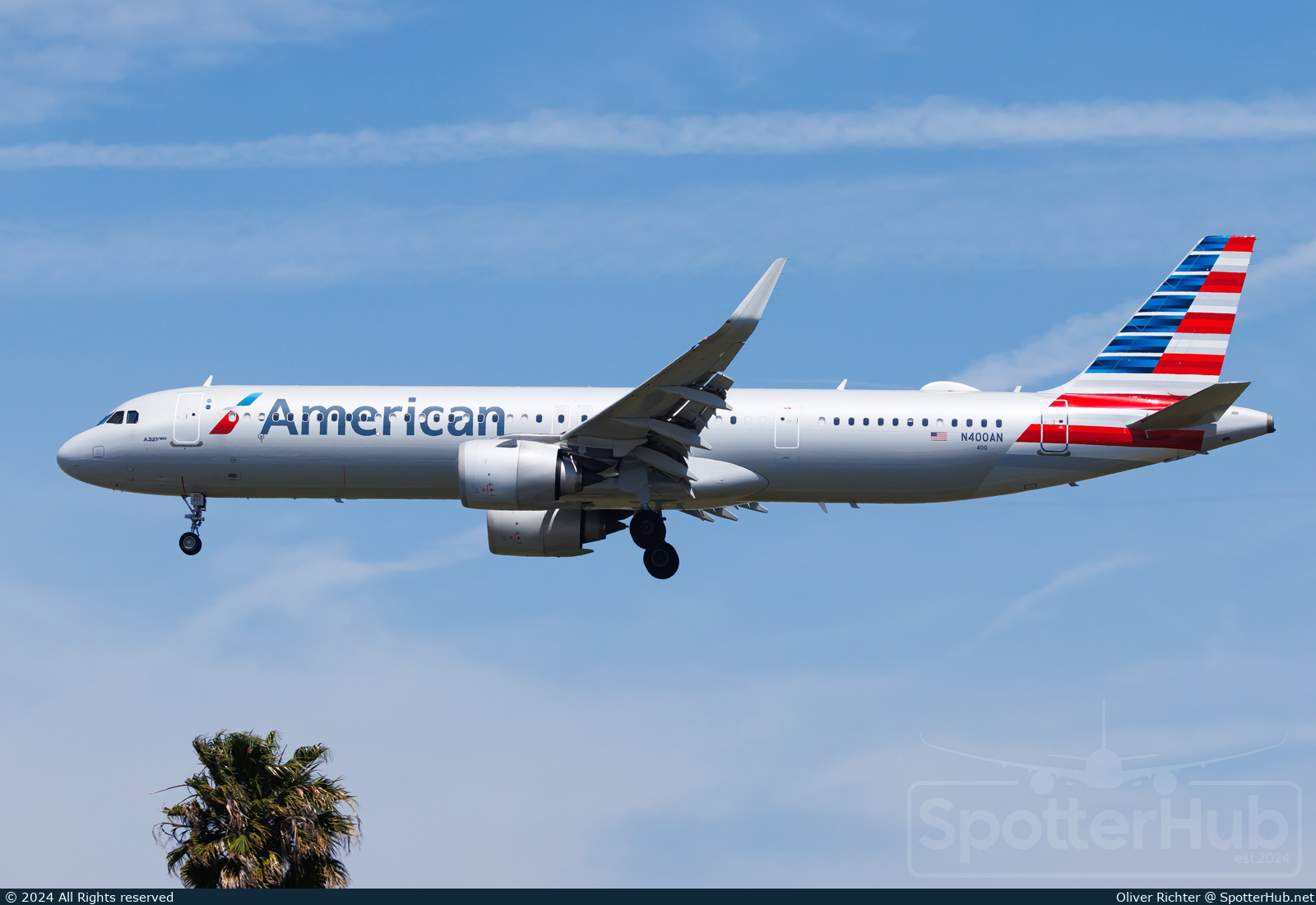 Photo of N400AN - Airbus A321-253NX operated by American Airlines