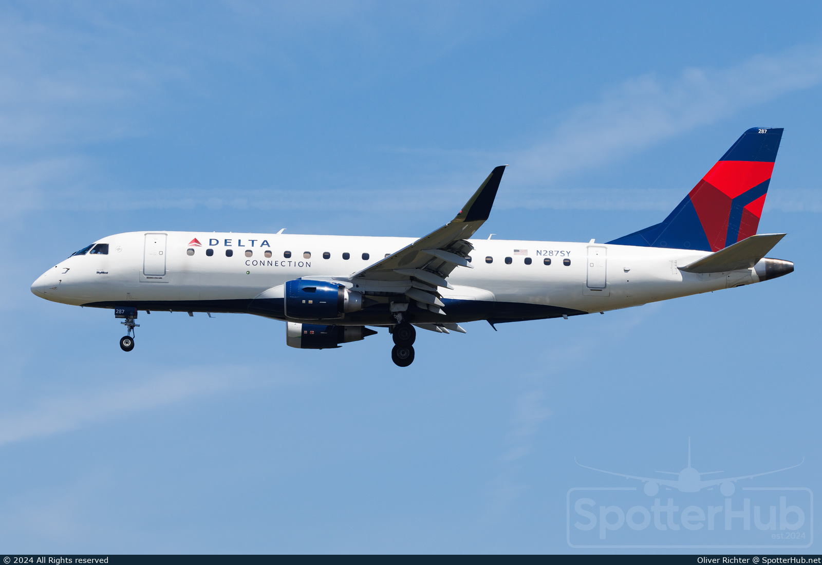 Photo of N287SY - Embraer ERJ-175LL operated by Delta Connection (opb SkyWest Airlines)