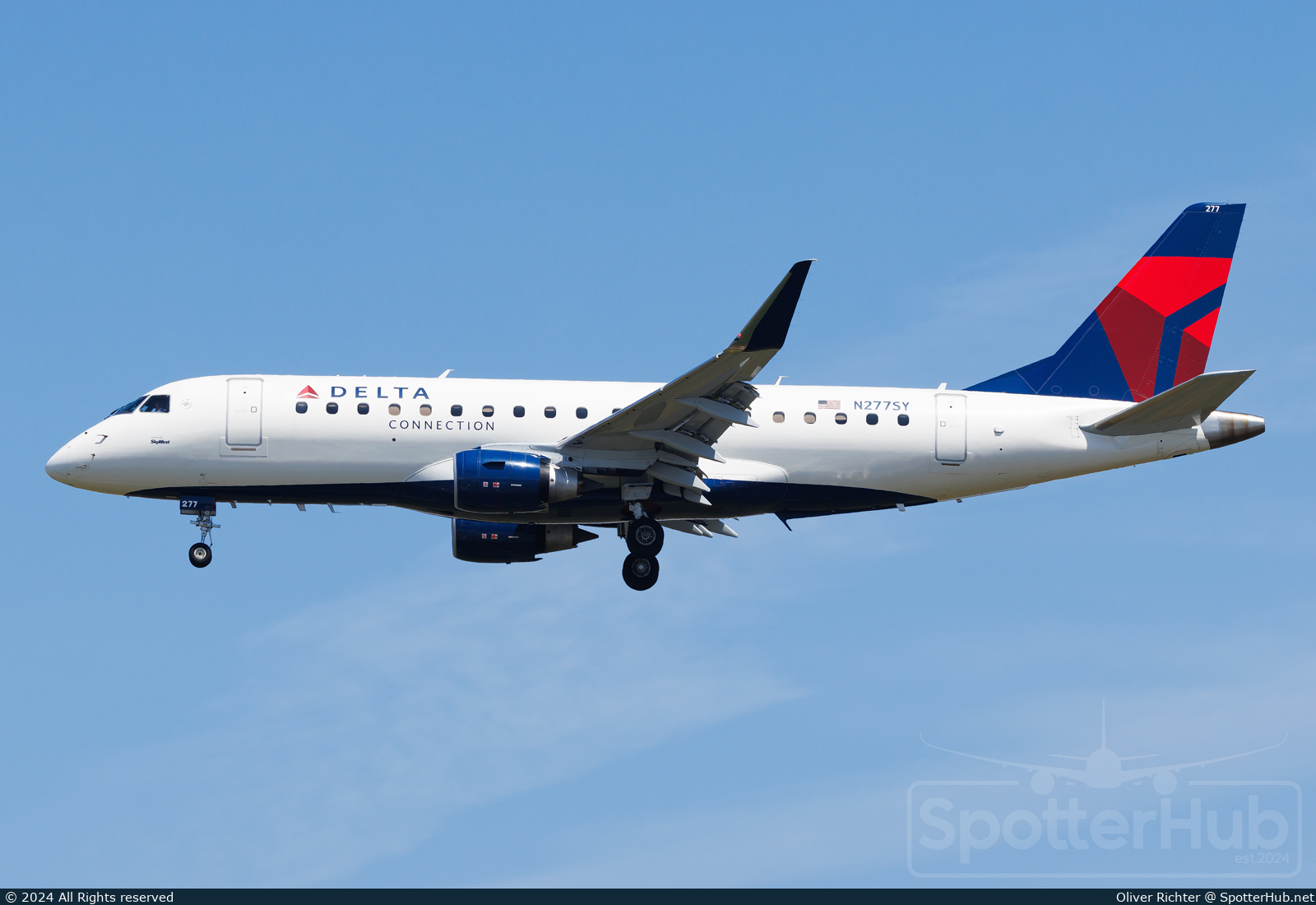 Photo of N277SY - Embraer ERJ-175LR operated by Delta Connection (opb SkyWest Airlines)