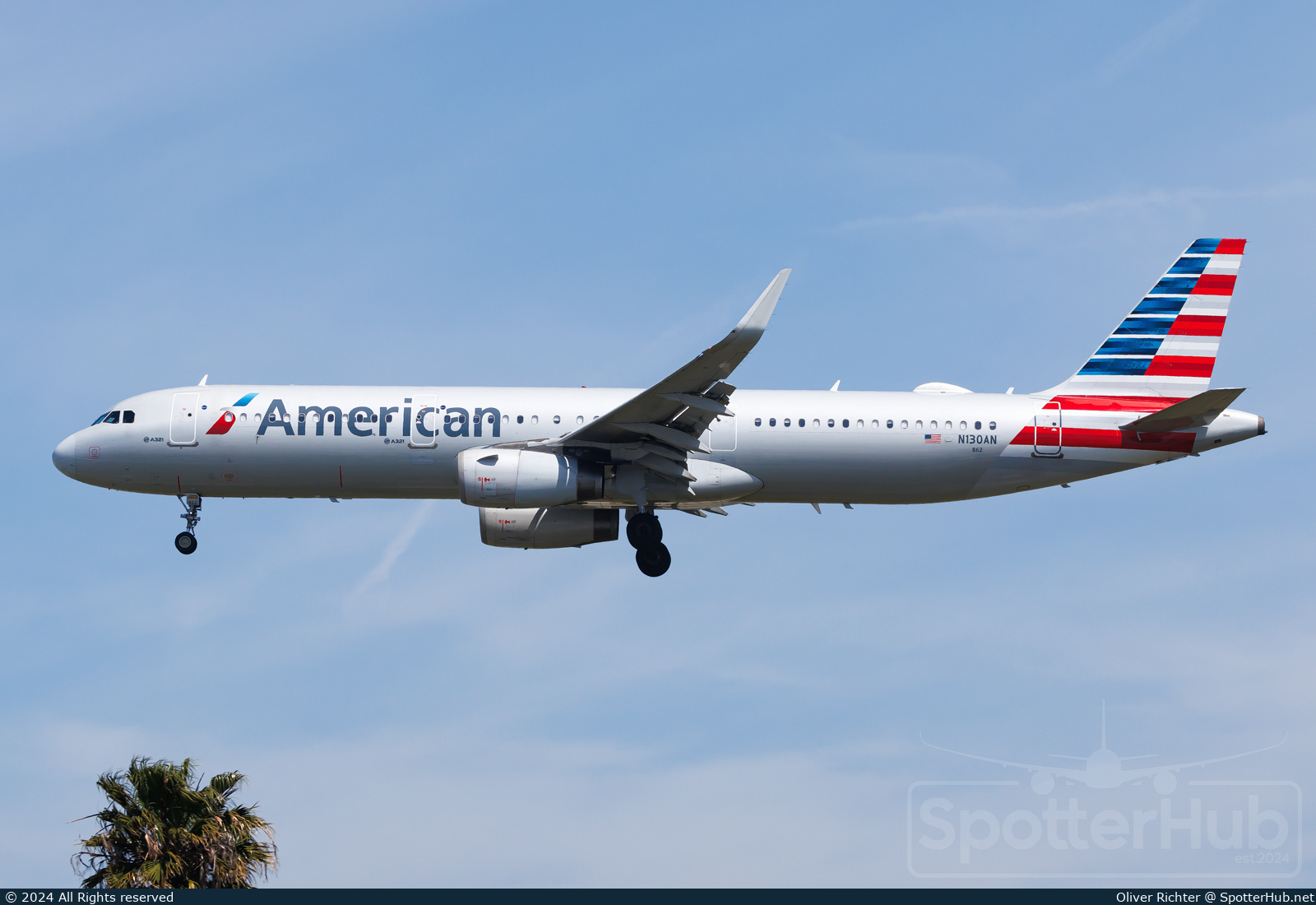 Photo of N130AN - Airbus A321-231 operated by American Airlines