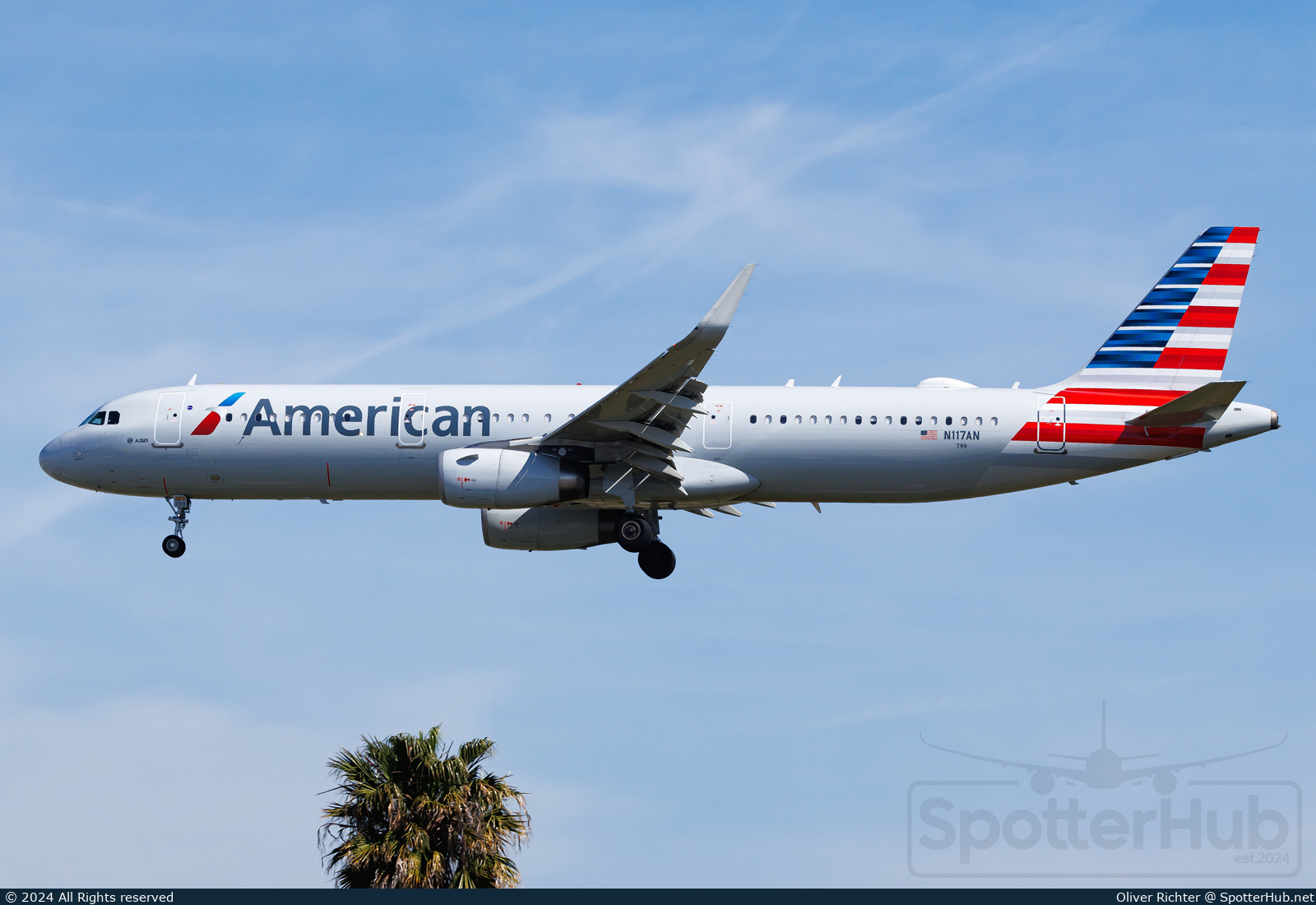 Photo of N117AN - Airbus A321-231 operated by American Airlines