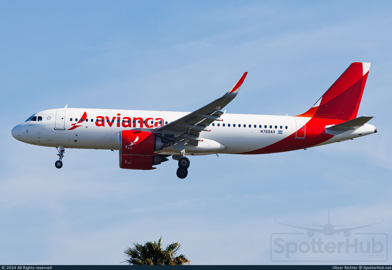 Photo of N769AV - Airbus A320-251N operated by Avianca El Salvador