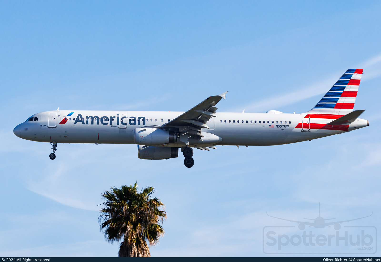 Photo of N557UW - Airbus A321-231 operated by American Airlines