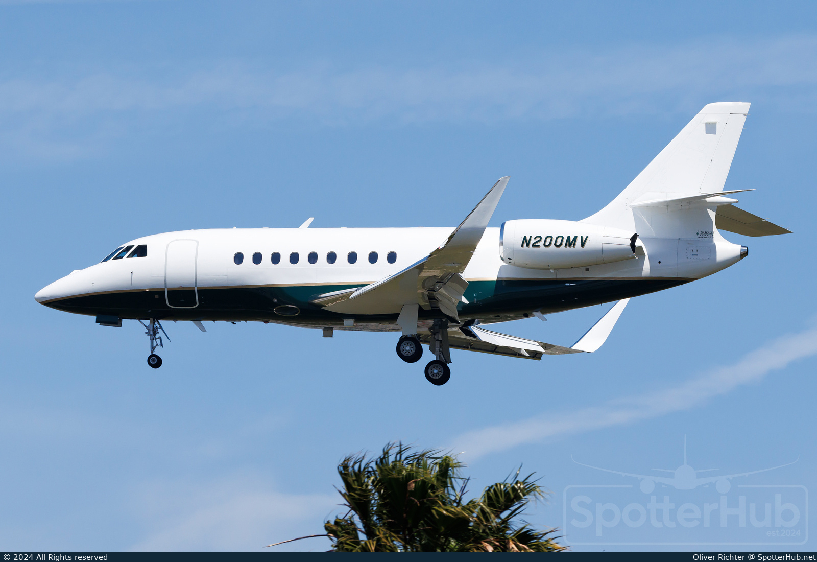 Photo of N200MV - Dassault Falcon 2000EX operated by Executive Jet Management