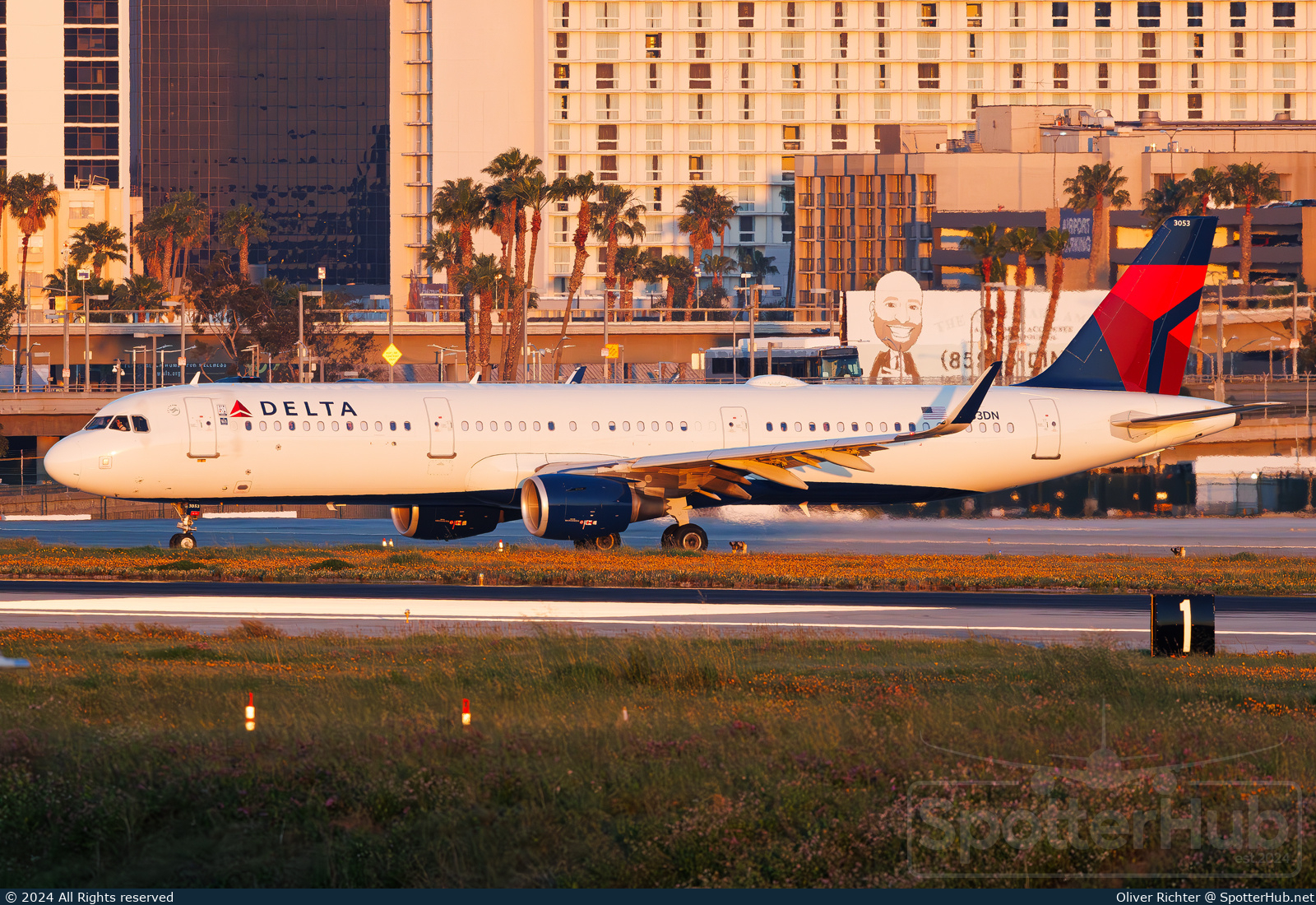 Photo of N353DN - Airbus A321-211 operated by Delta Air Lines
