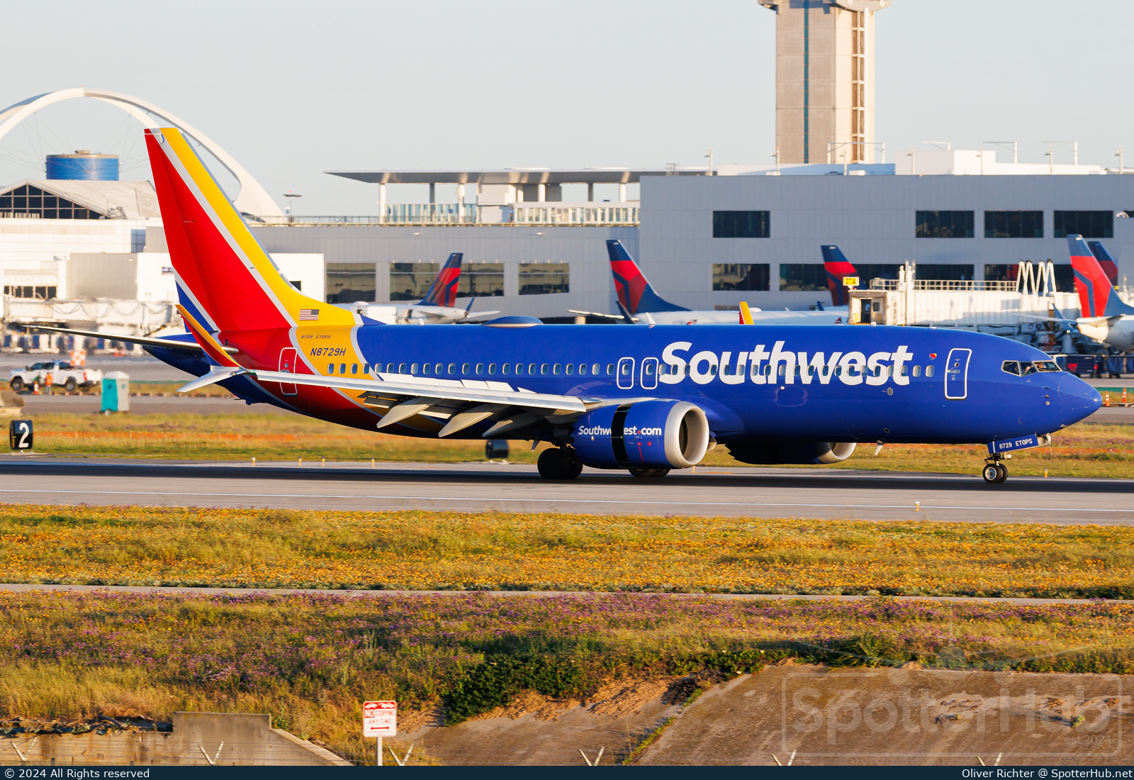 Photo of N8729H - Boeing 737 MAX 8 operated by Southwest Airlines