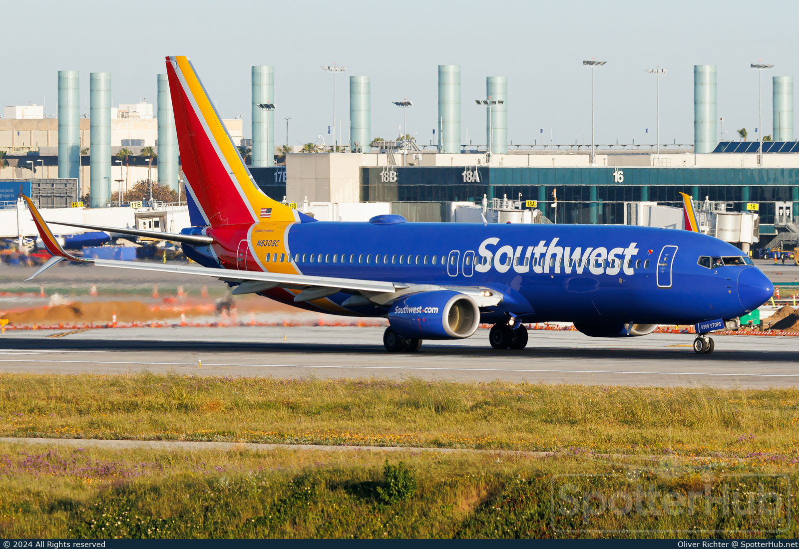 Photo of N8309C - Boeing 737-8H4 operated by Southwest Airlines