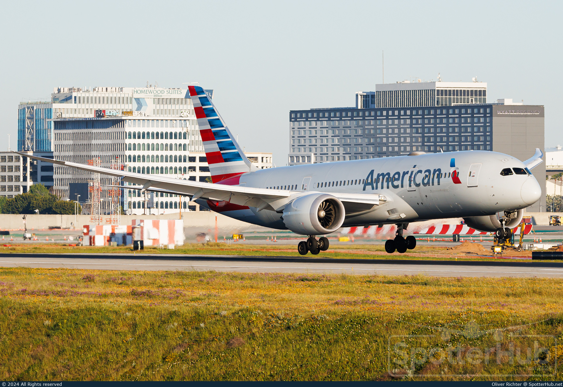 Photo of N806AA - Boeing 787-8 Dreamliner operated by American Airlines