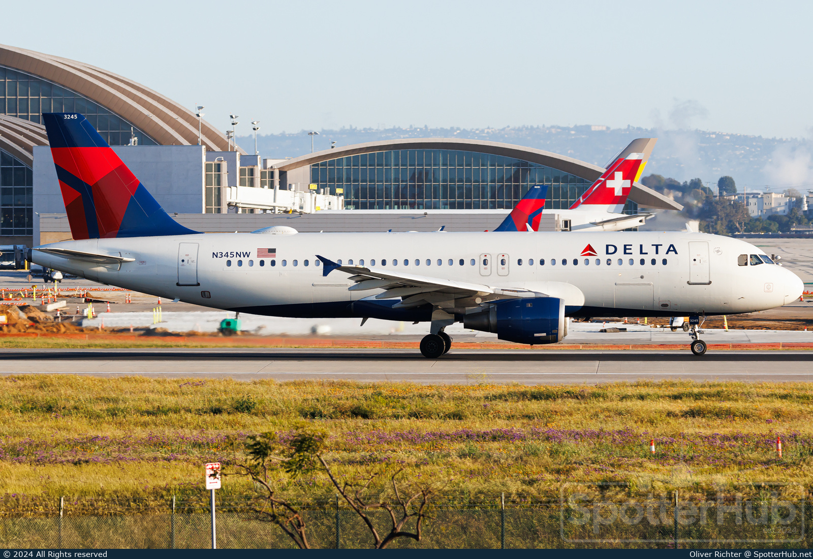 Photo of N345NW - Airbus A320-212 operated by Delta Air Lines