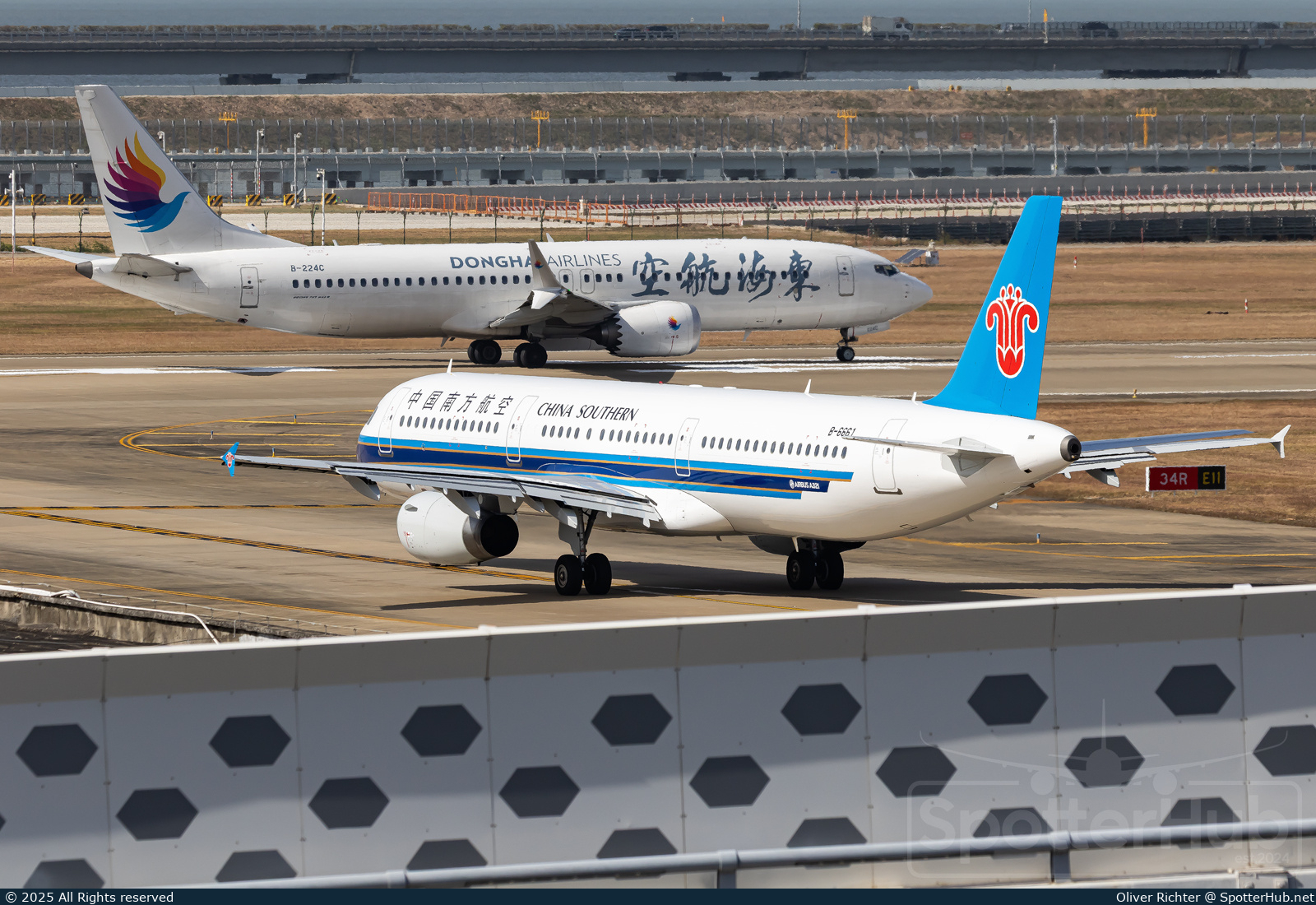 Photo of B-6661 - Airbus A321-231 operated by China Southern Airlines