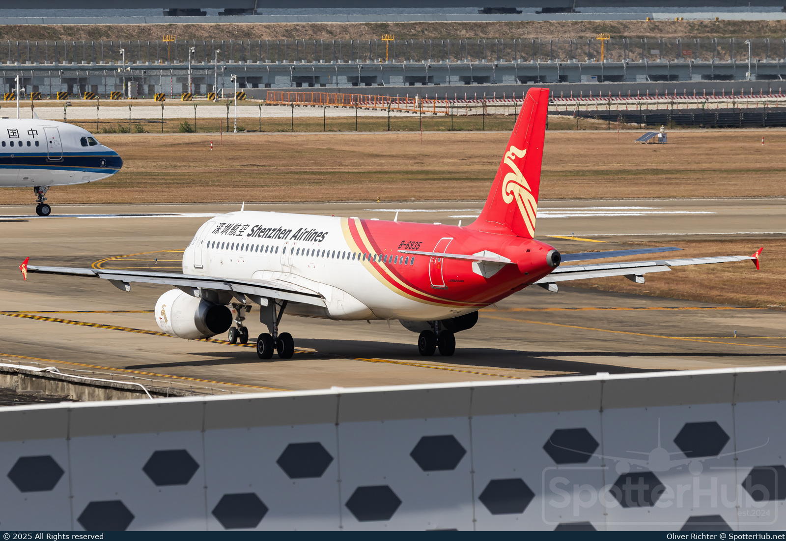 Photo of B-6935 - Airbus A320-232 operated by Shenzhen Airlines