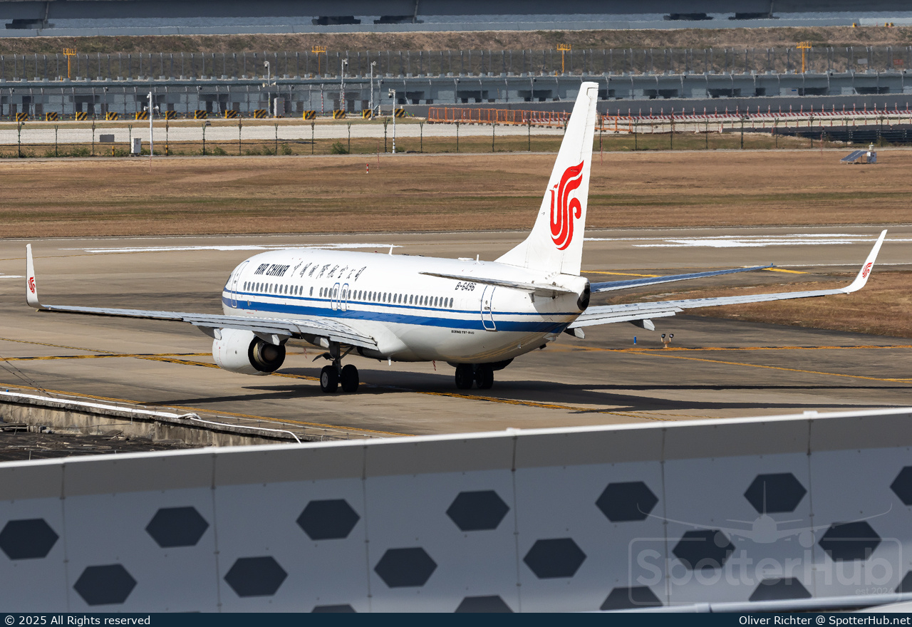 Photo of B-6496 - Boeing 737-89L operated by Air China