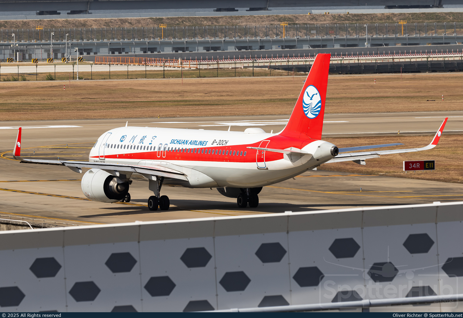 Photo of B-30CH - Airbus A320-271N operated by Sichuan Airlines