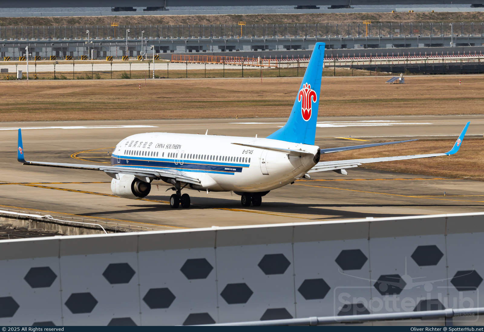 Photo of B-5745 - Boeing 737-81B operated by China Southern Airlines