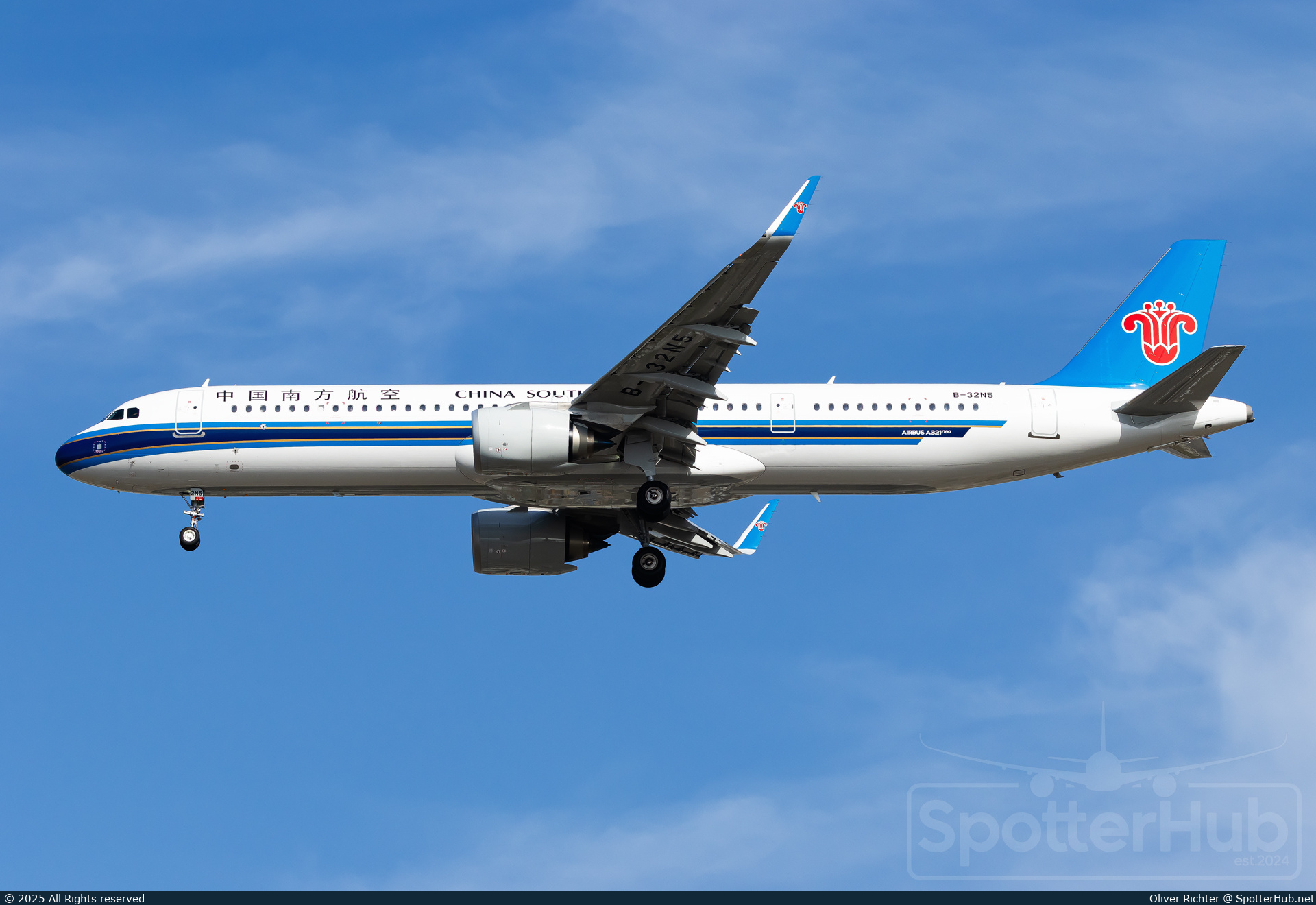 Photo of B-32N5 - Airbus A321-251NX operated by China Southern Airlines