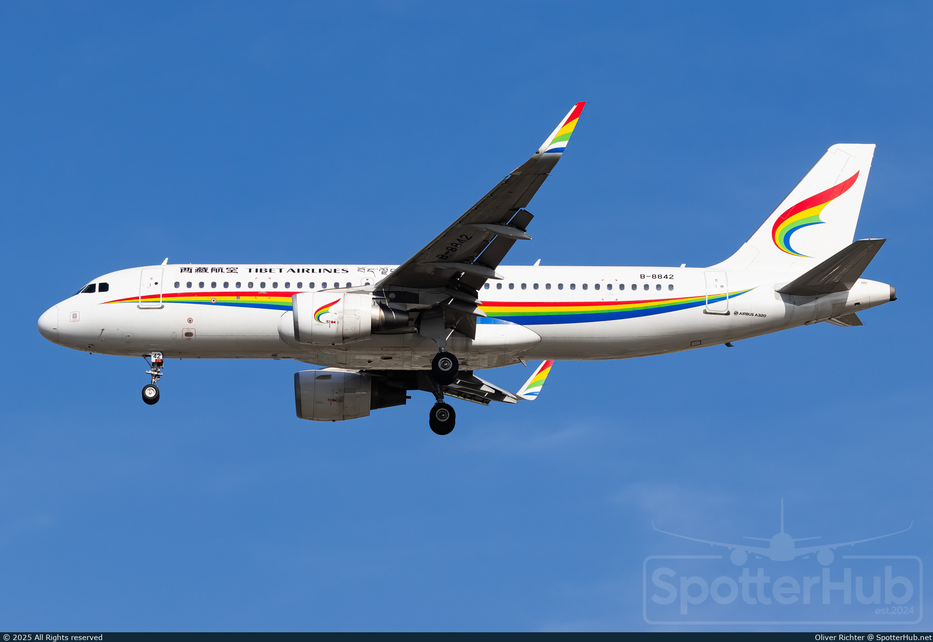 Photo of B-8842 - Airbus A320-214 operated by Tibet Airlines