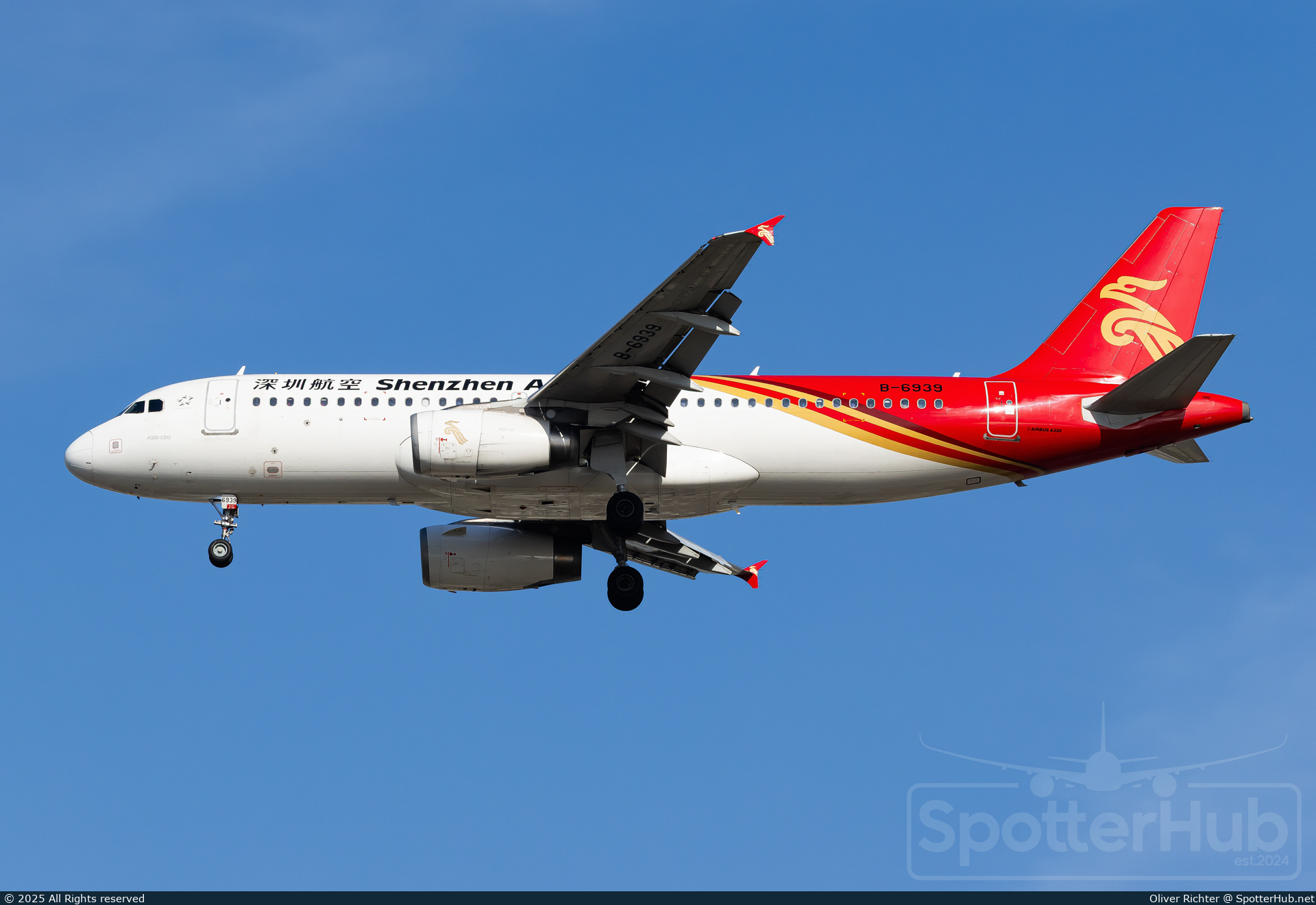 Photo of B-6939 - Airbus A320-232 operated by Shenzhen Airlines