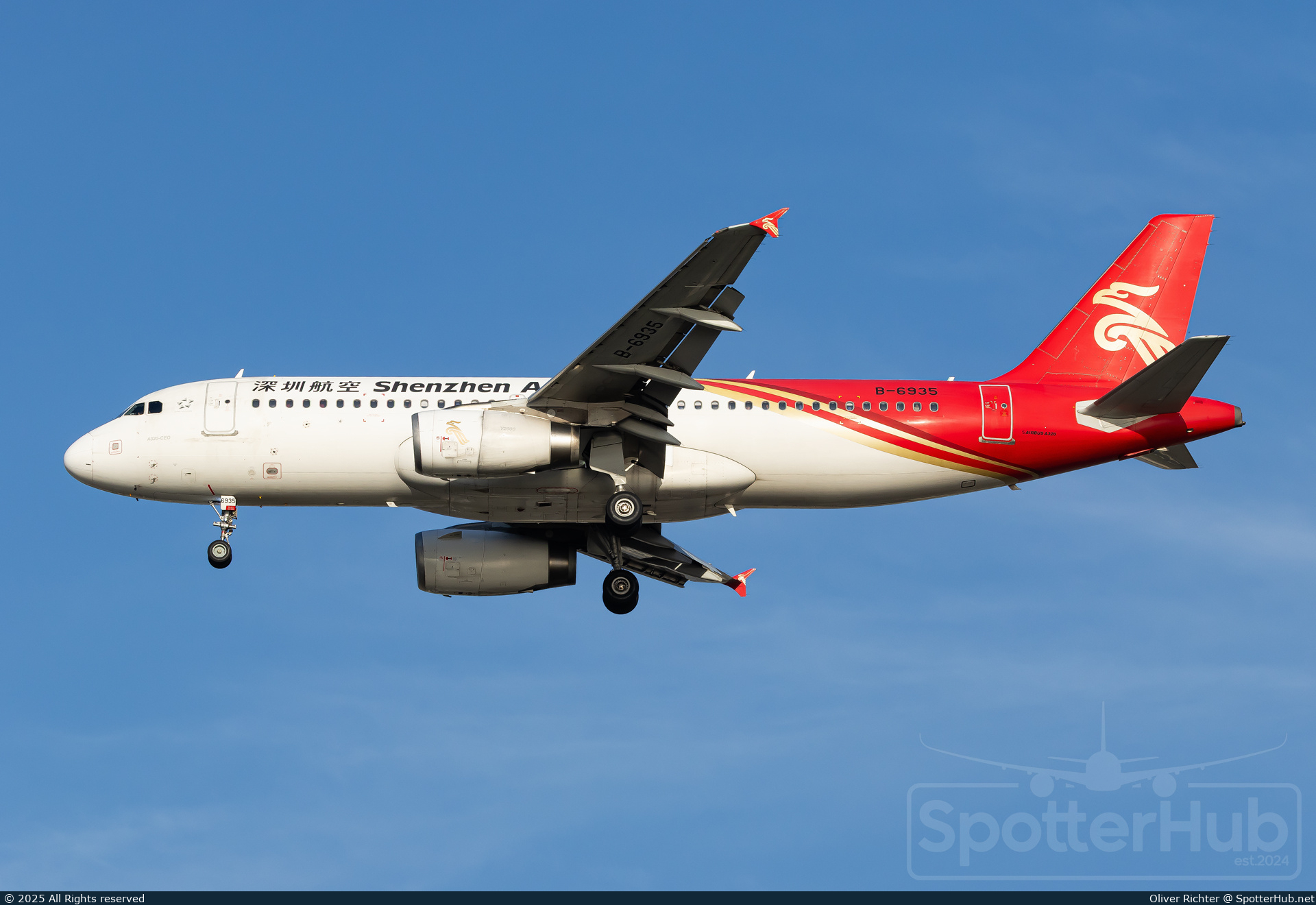 Photo of B-6935 - Airbus A320-232 operated by Shenzhen Airlines
