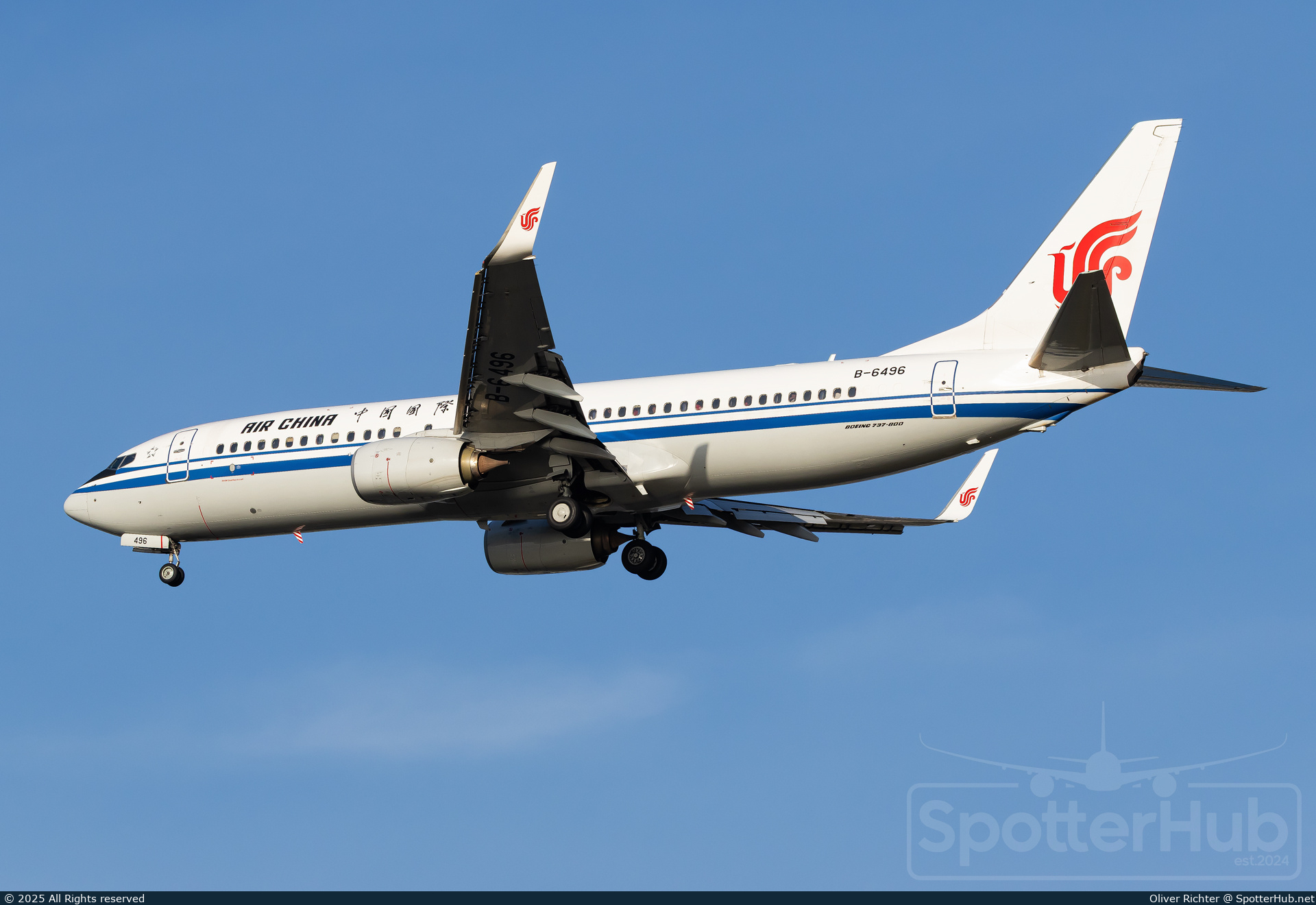 Photo of B-6496 - Boeing 737-89L operated by Air China