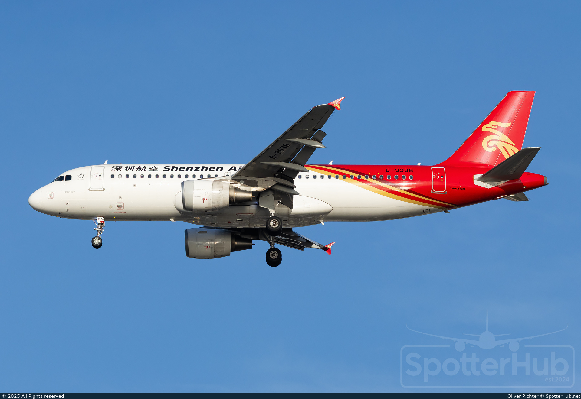 Photo of B-9938 - Airbus A320-214 operated by Shenzhen Airlines