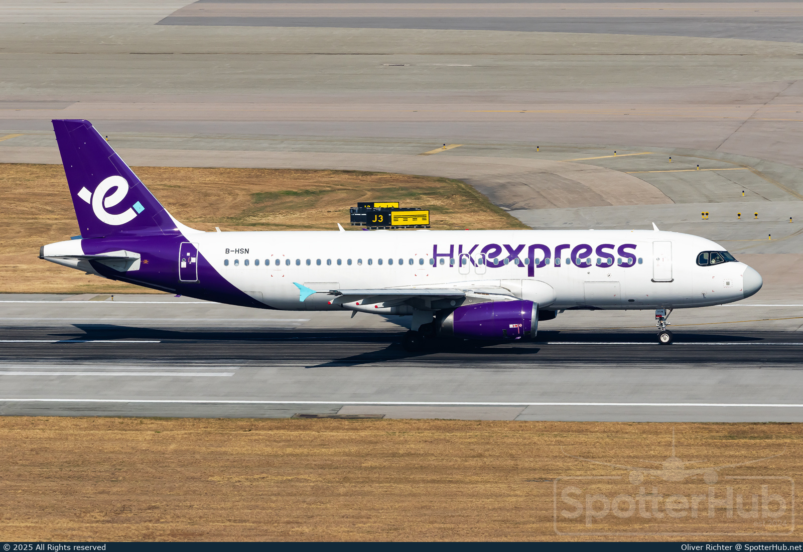 Photo of B-HSN - Airbus A320-232 operated by Hong Kong Express