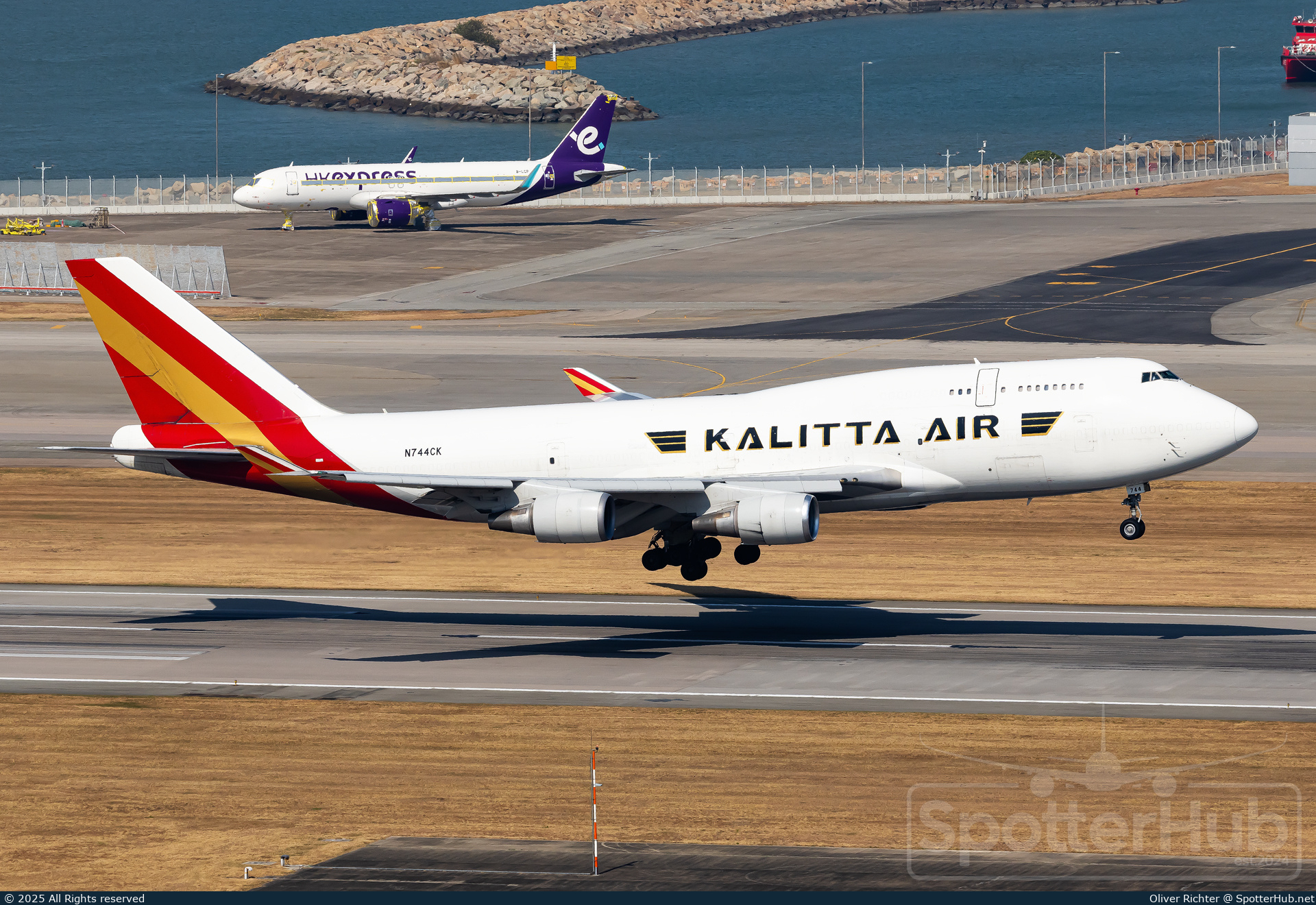 Photo of N744CK - Boeing 747-446(BCF) operated by Kalitta Air