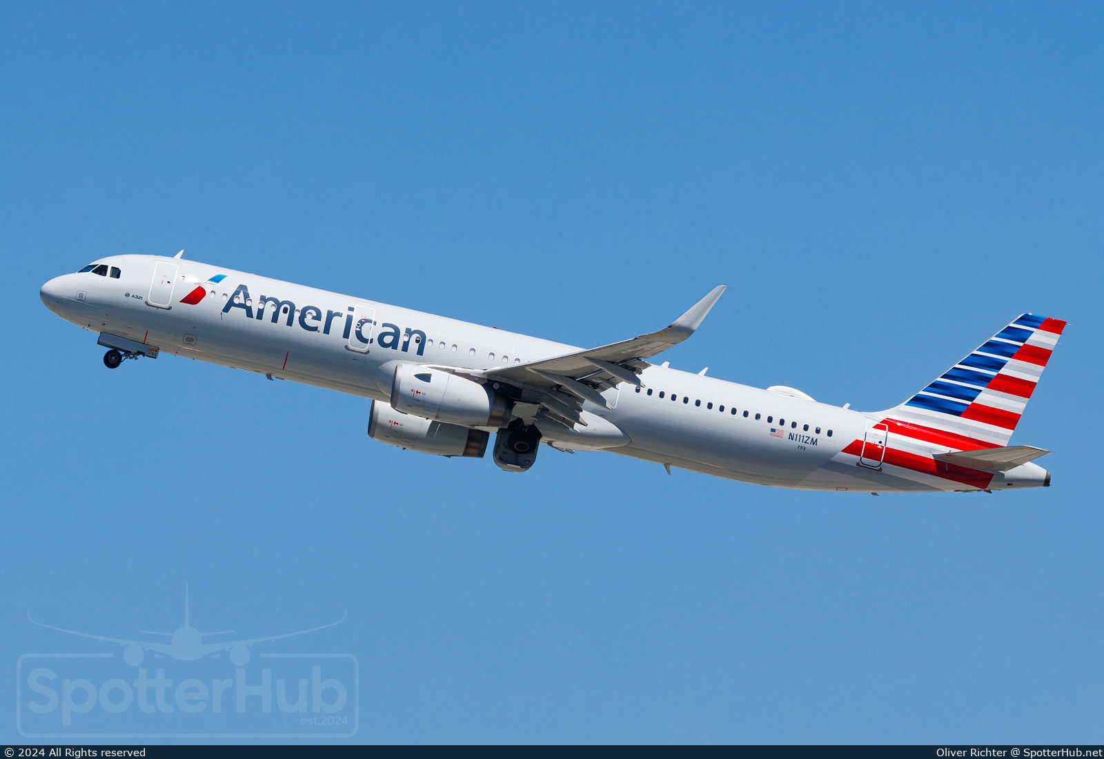 Photo of N111ZM - Airbus A321-231 operated by American Airlines