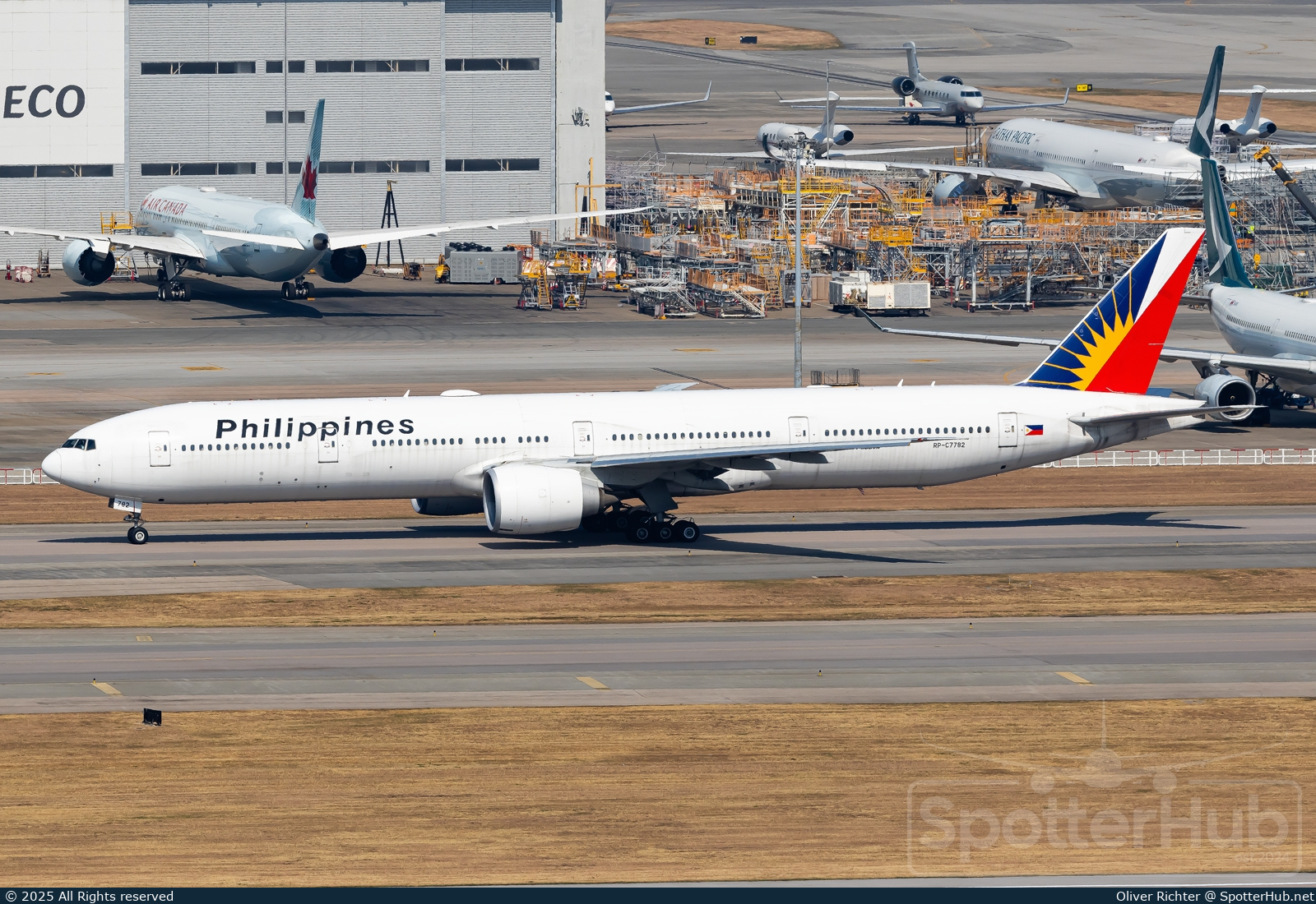 Photo of RP-C7782 - Boeing 777-3F6(ER) operated by Philippine Airlines