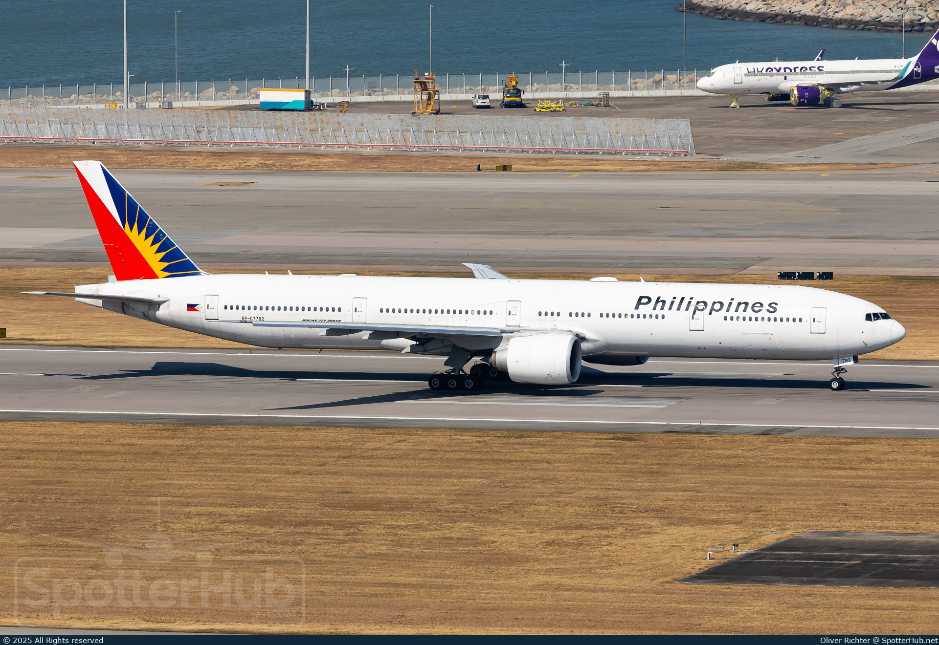 Photo of RP-C7782 - Boeing 777-3F6(ER) operated by Philippine Airlines