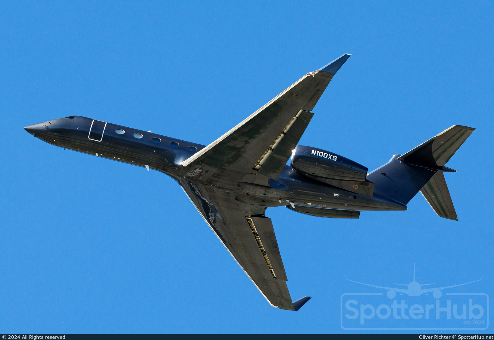 Photo of N100XS - Gulfstream GV-SP (G550) operated by Solairus Aviation
