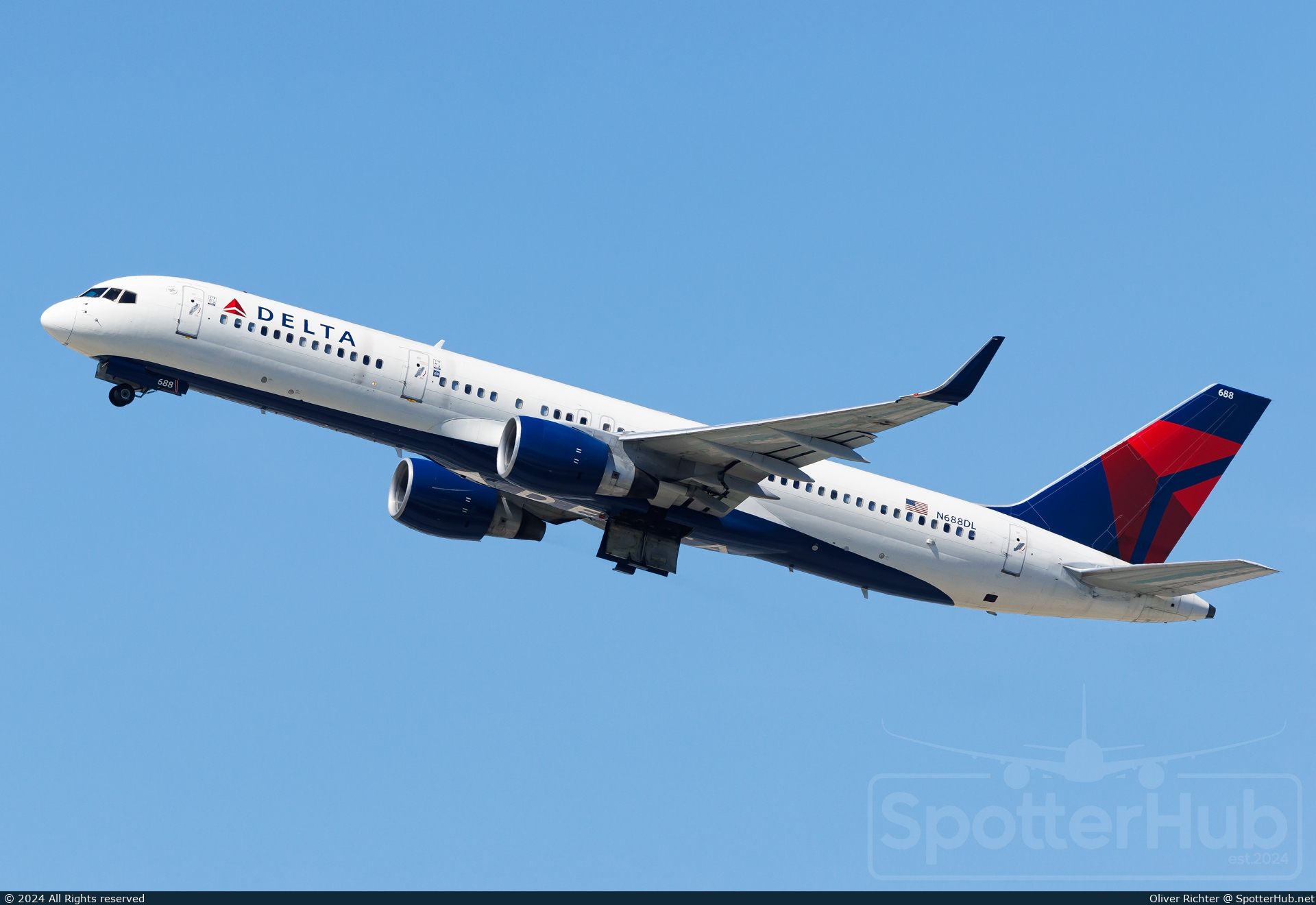 Photo of N688DL - Boeing 757-232 operated by Delta Air Lines