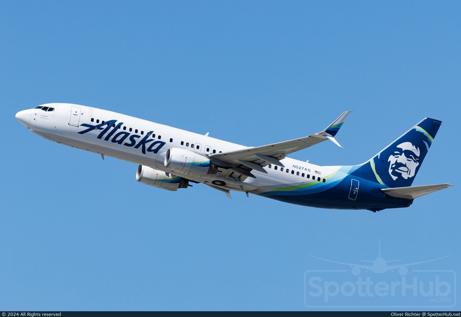 Photo of N527AS - Boeing 737-890 operated by Alaska Airlines