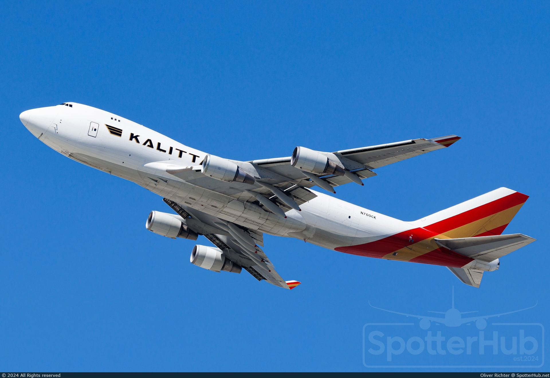 Photo of N700CK - Boeing 747-4R7F operated by Kalitta Air
