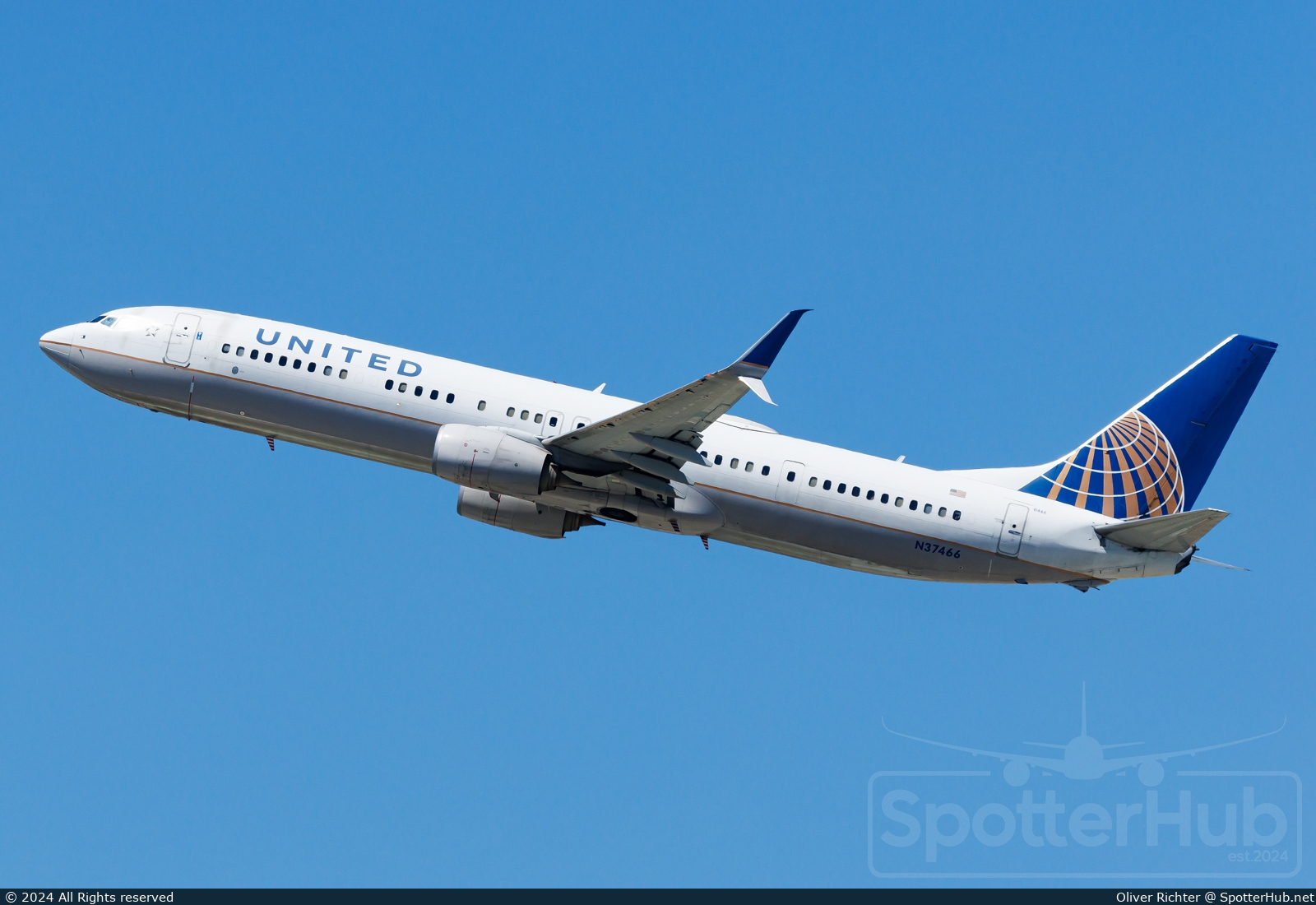 Photo of N37466 - Boeing 737-924(ER) operated by United Airlines