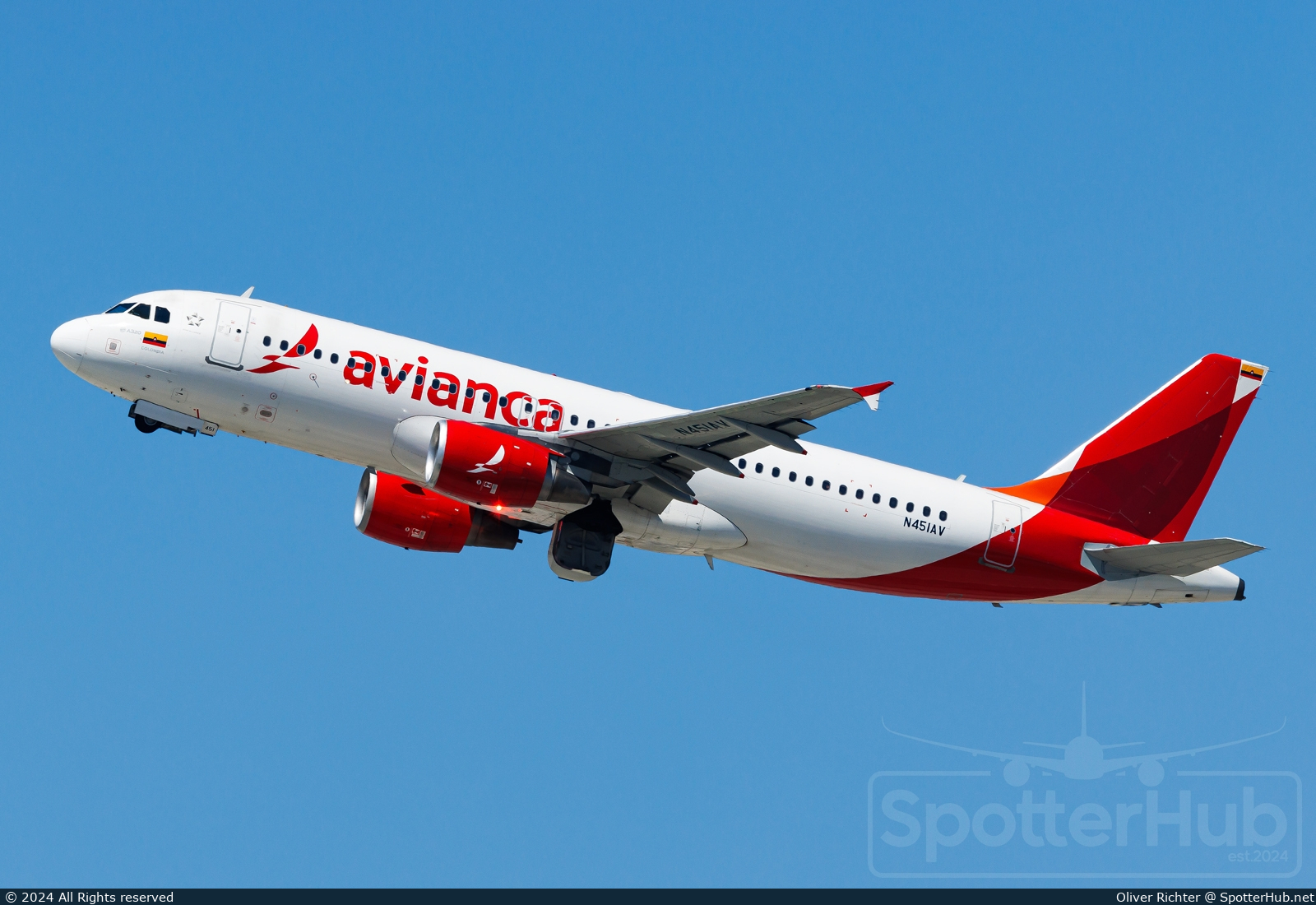 Photo of N451AV - Airbus A320-214 operated by Avianca