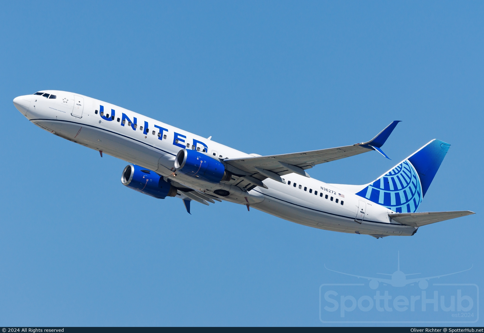 Photo of N36272 - Boeing 737-824 operated by United Airlines