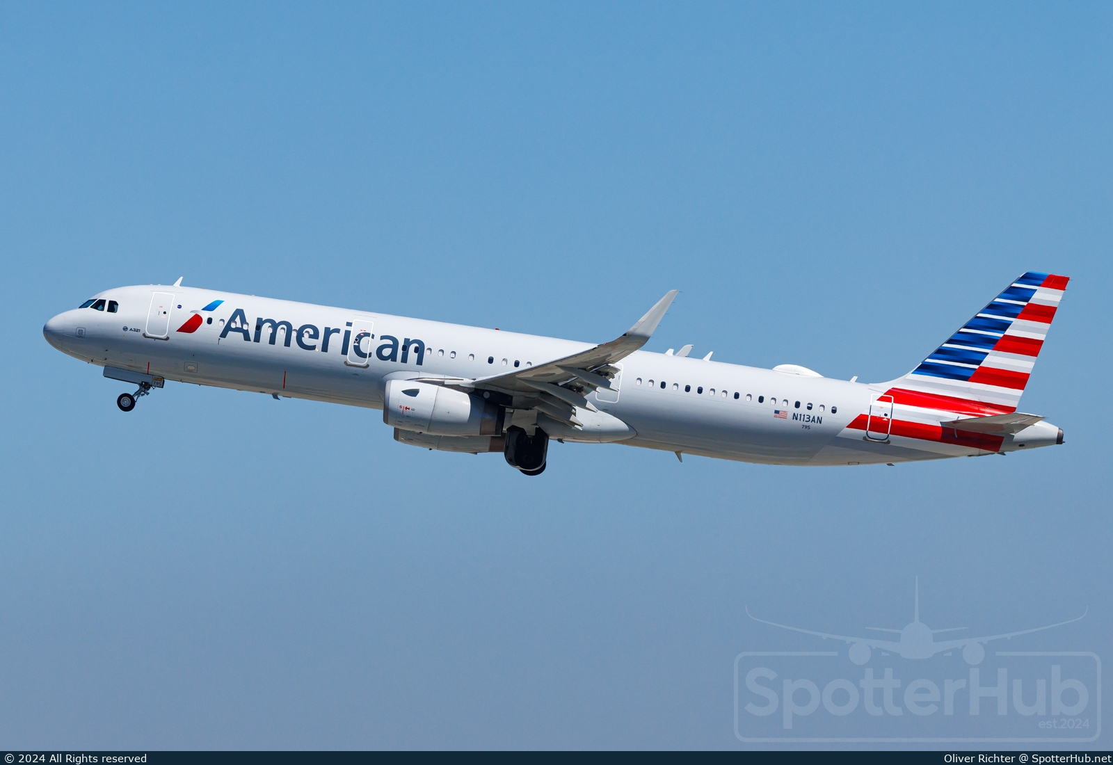 Photo of N113AN - Airbus A321-231 operated by American Airlines