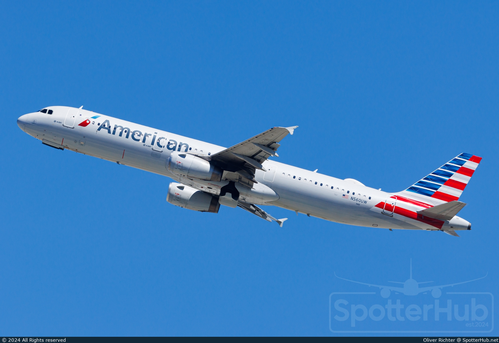 Photo of N560UW - Airbus A321-231 operated by American Airlines