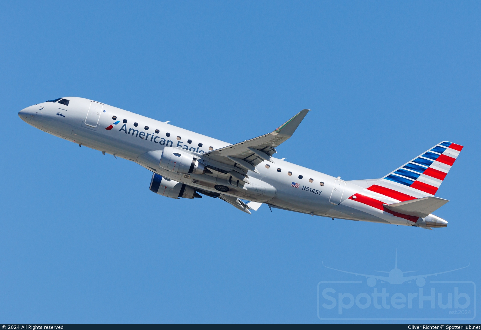 Photo of N514SY - Embraer ERJ-175LR operated by American Eagle (opb SkyWest Airlines)