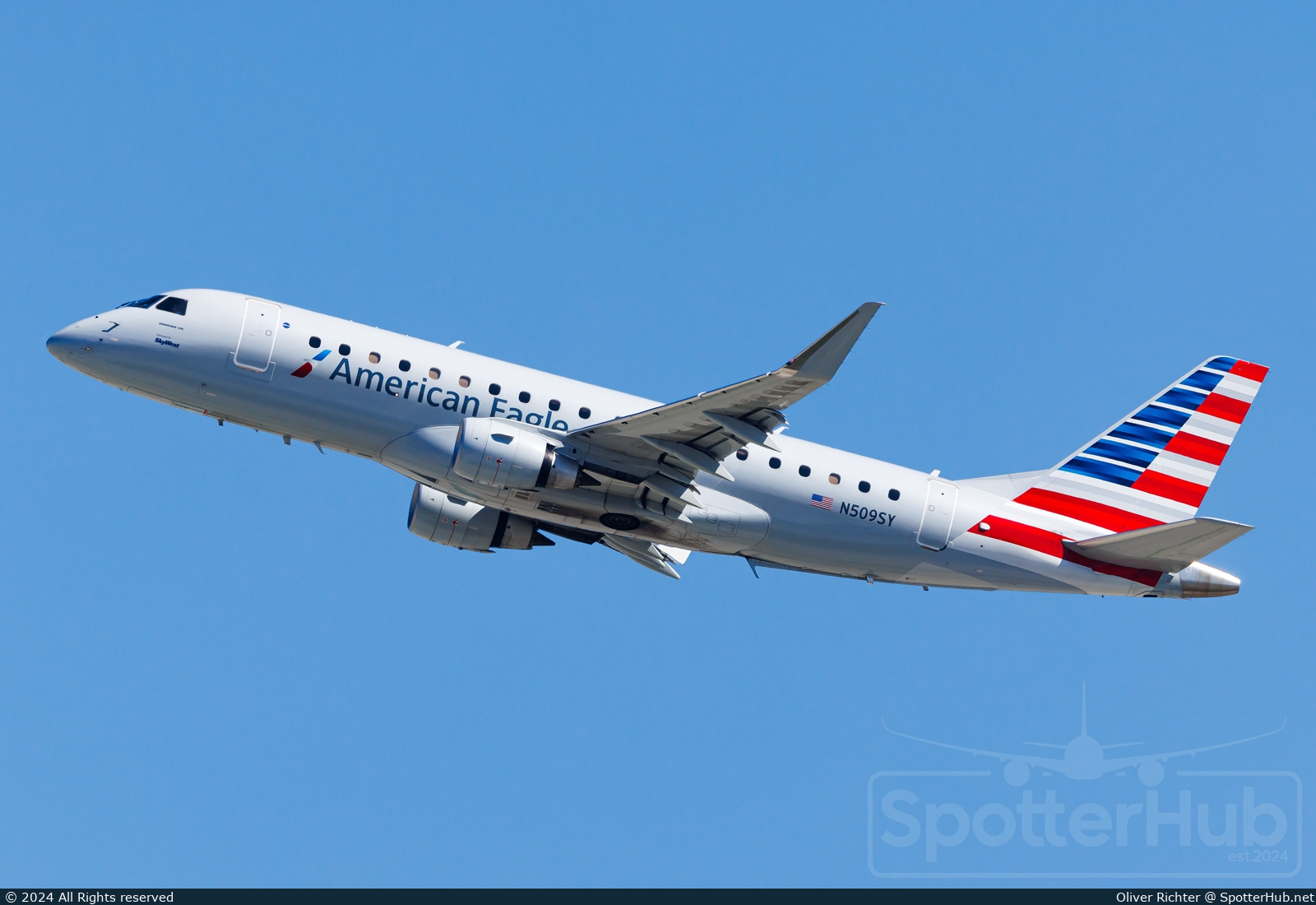 Photo of N509SY - Embraer ERJ-175LR operated by American Eagle (opb SkyWest Airlines)