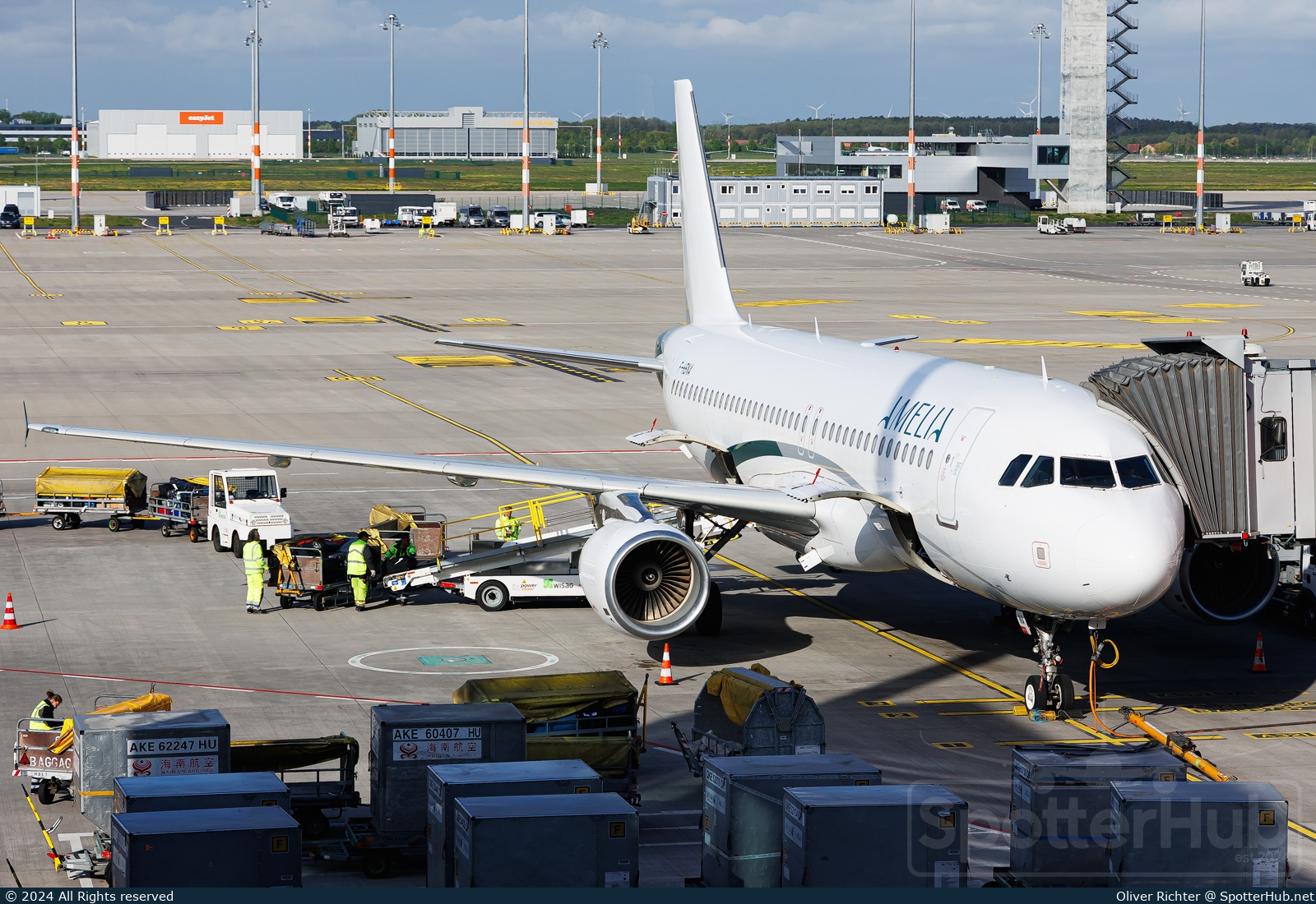 Photo of F-HBNA - Airbus A320-214 operated by Amelia International