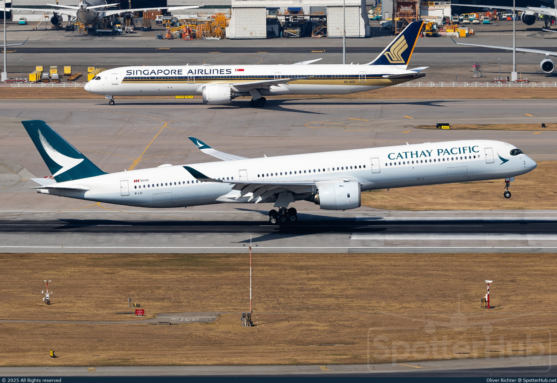 Photo of B-LXI - Airbus A350-1041 operated by Cathay Pacific Airways