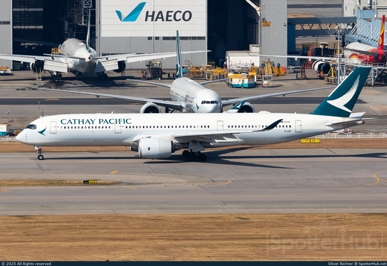 Photo of B-LRP - Airbus A350-941 operated by Cathay Pacific Airways