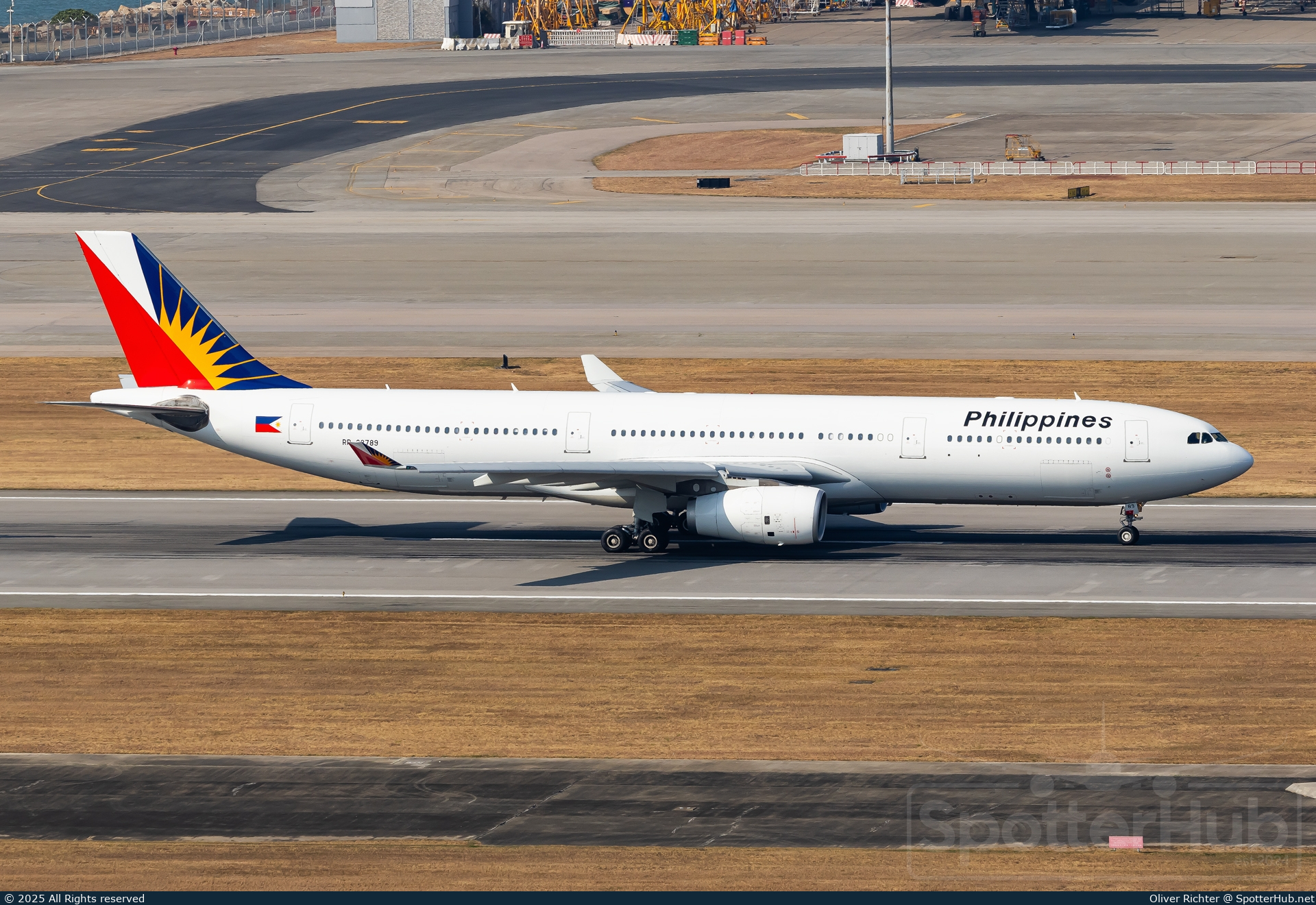 Photo of RP-C8789 - Airbus A330-343 operated by Philippine Airlines