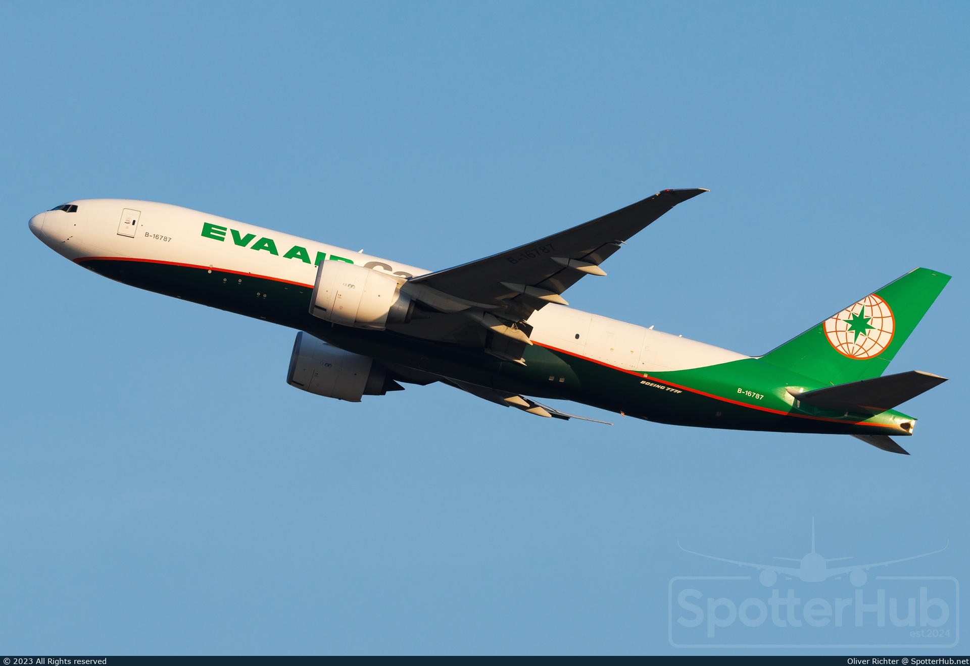 Photo of B-16787 - Boeing 777-F operated by EVA Air Cargo