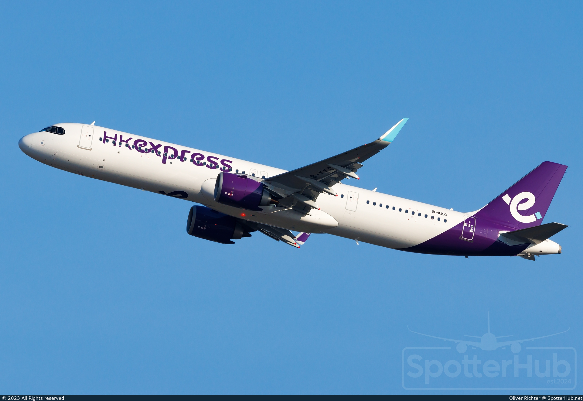 Photo of B-KKC - Airbus A321-251NX operated by Hong Kong Express