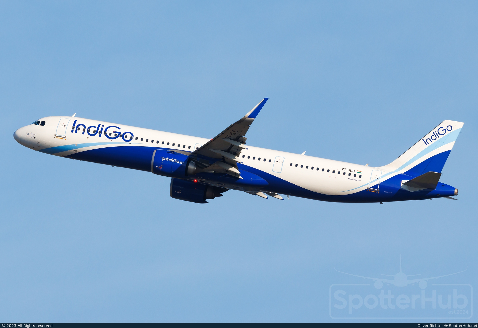 Photo of VT-ILS - Airbus A321-252NX operated by IndiGo
