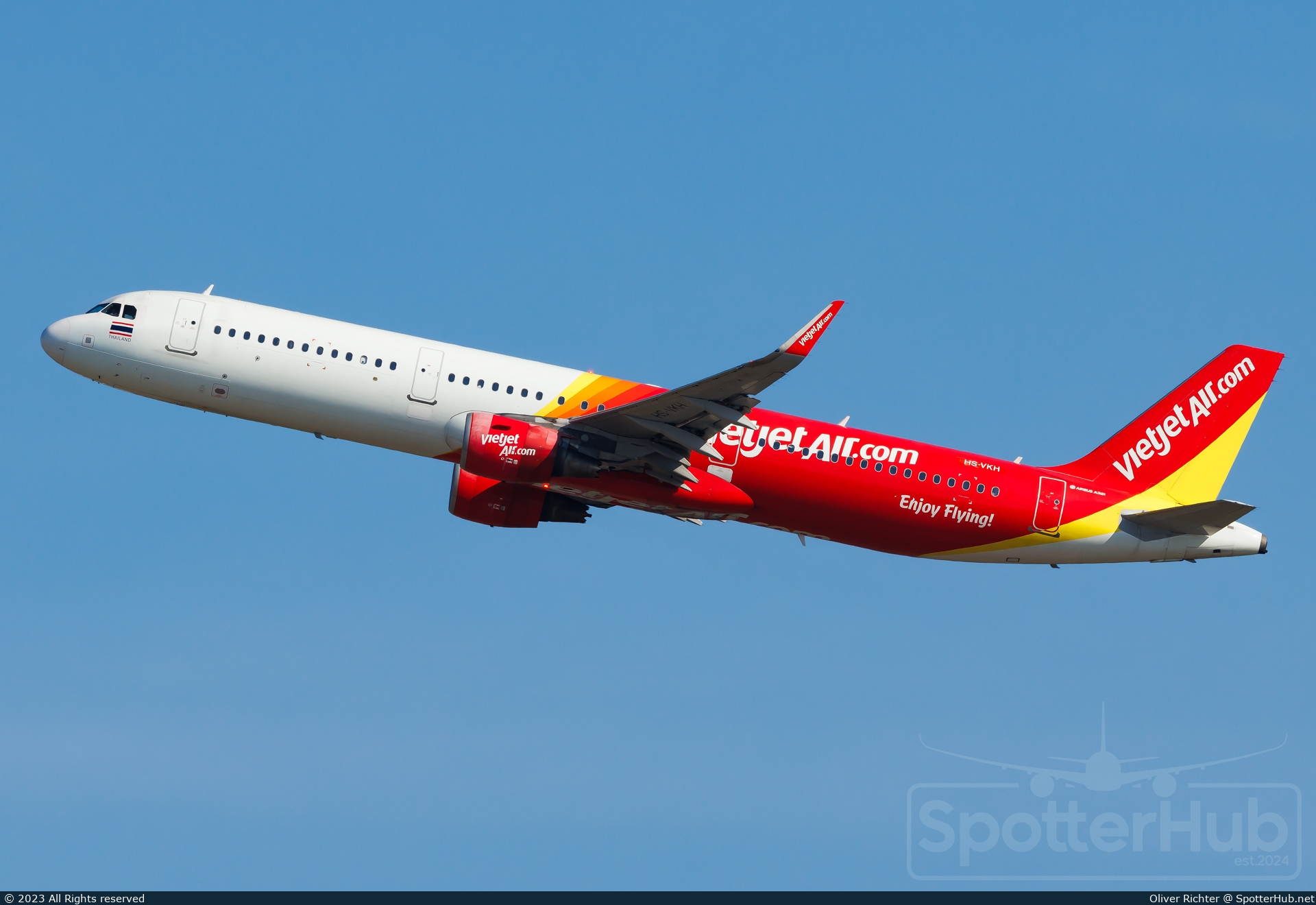 Photo of HS-VKH - Airbus A321-211 operated by Thai VietJet Air